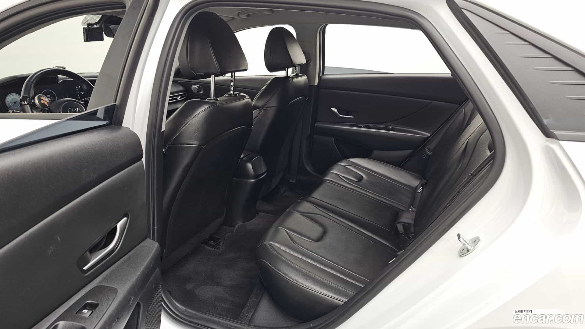 AVANTE Hyundai 2022.3-INNER-036
