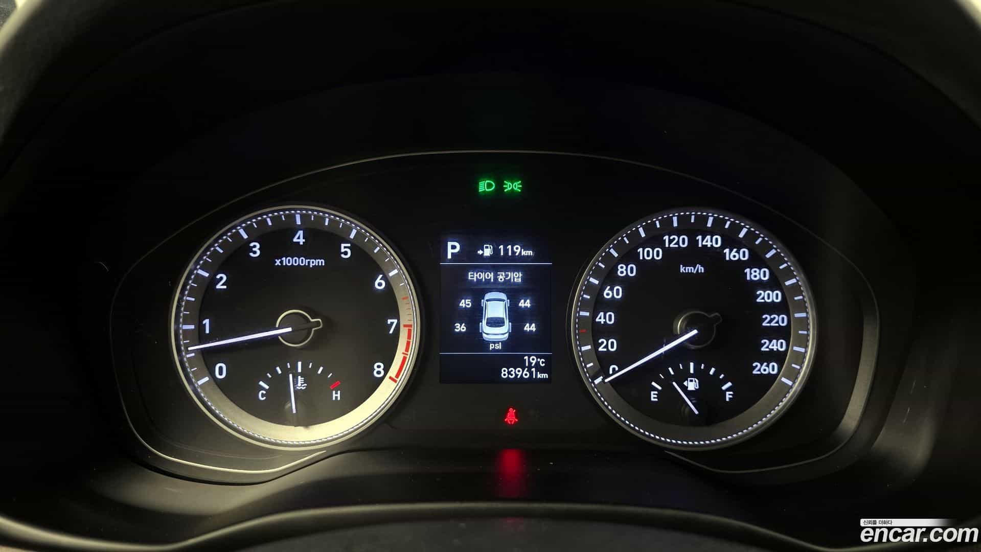 Grandeur Hyundai 2017.0-INNER-008