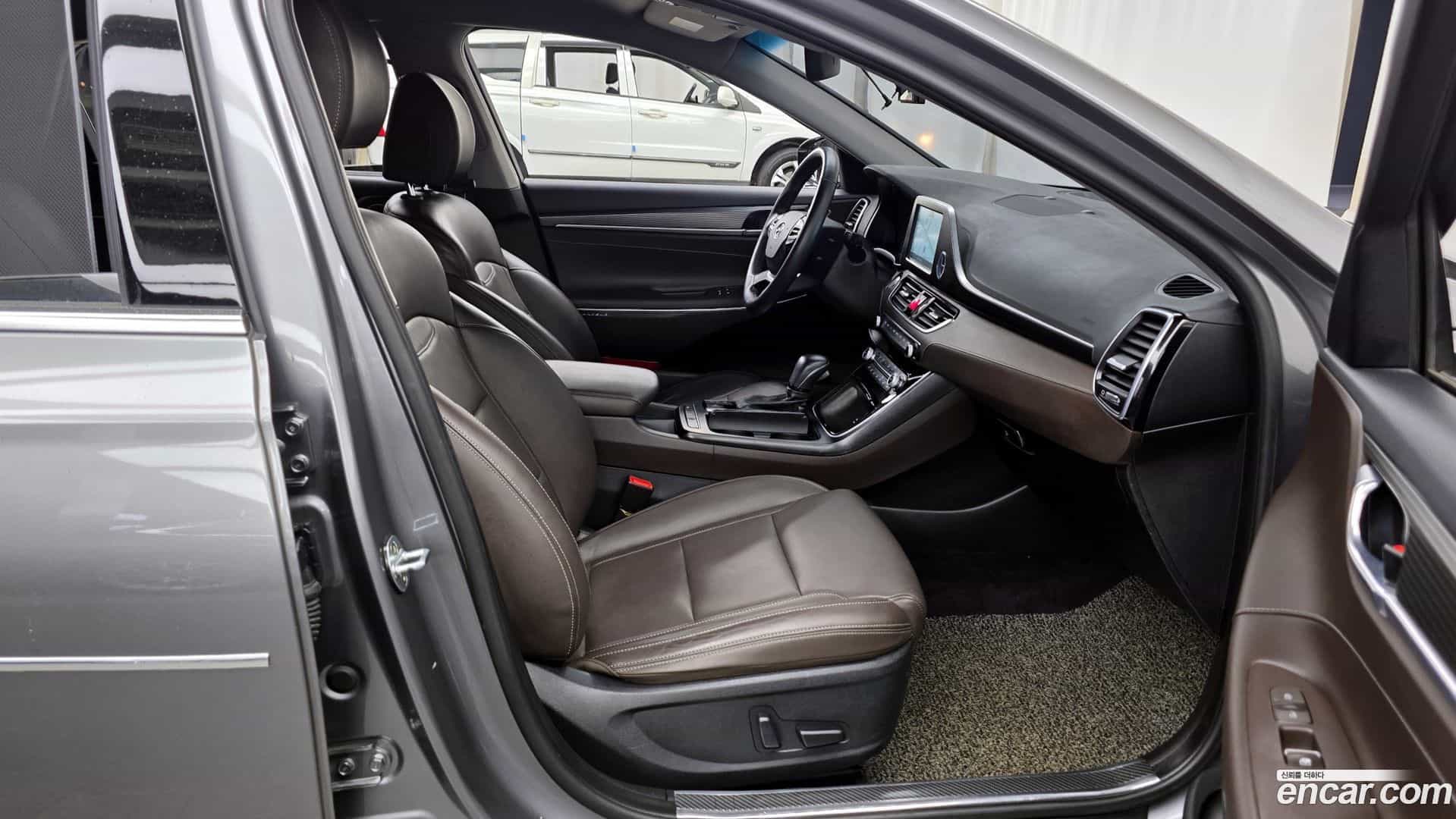 Grandeur Hyundai 2017.0-OPTION-015