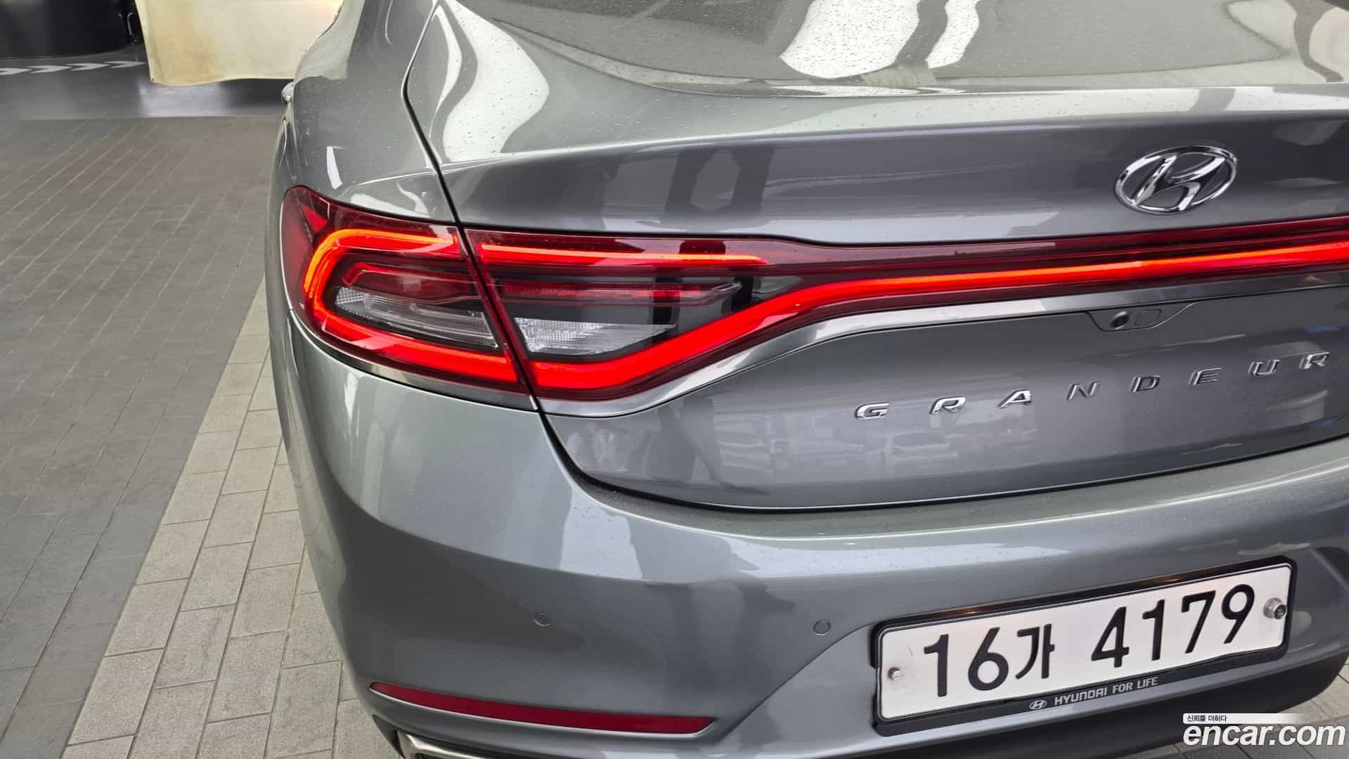 Grandeur Hyundai 2017.0-OUTER-033