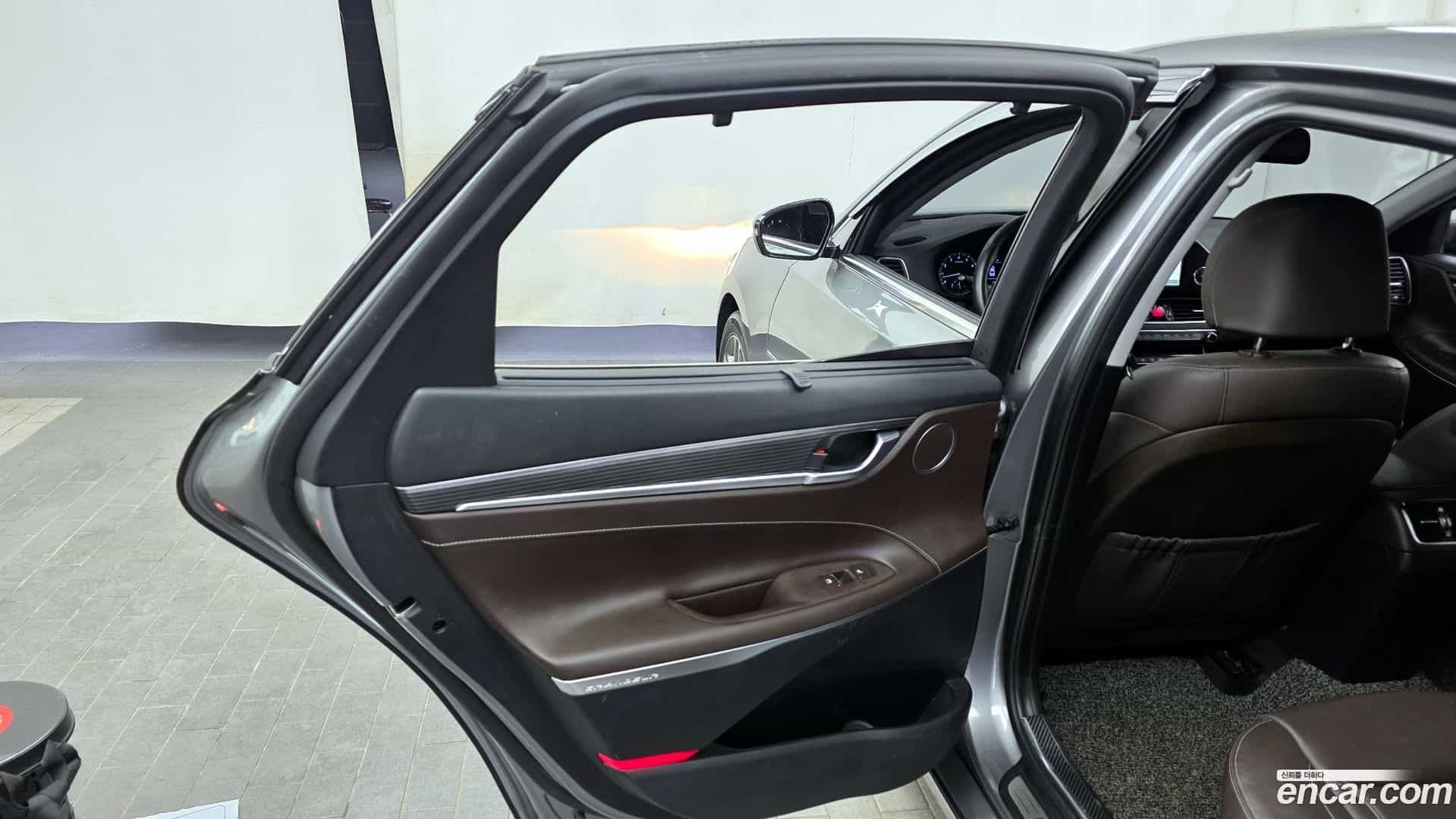 Grandeur Hyundai 2017.0-INNER-035