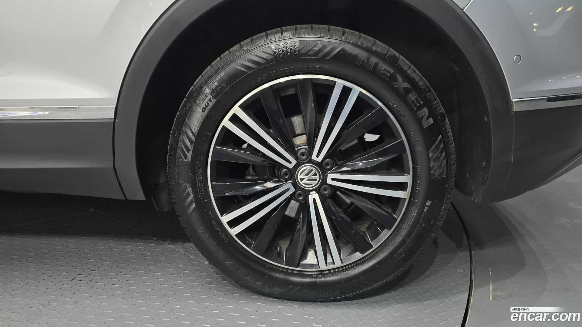 Tiguan Volkswagen 2020.5-OUTER-031