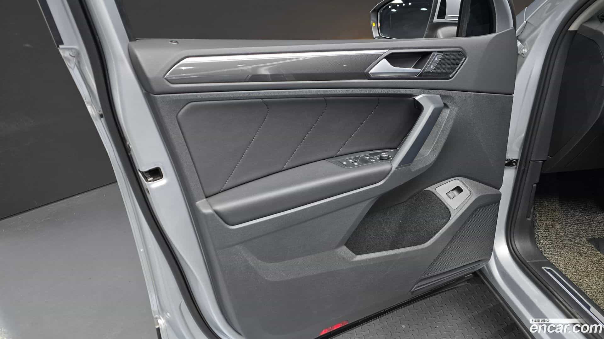 Tiguan Volkswagen 2020.5-INNER-034