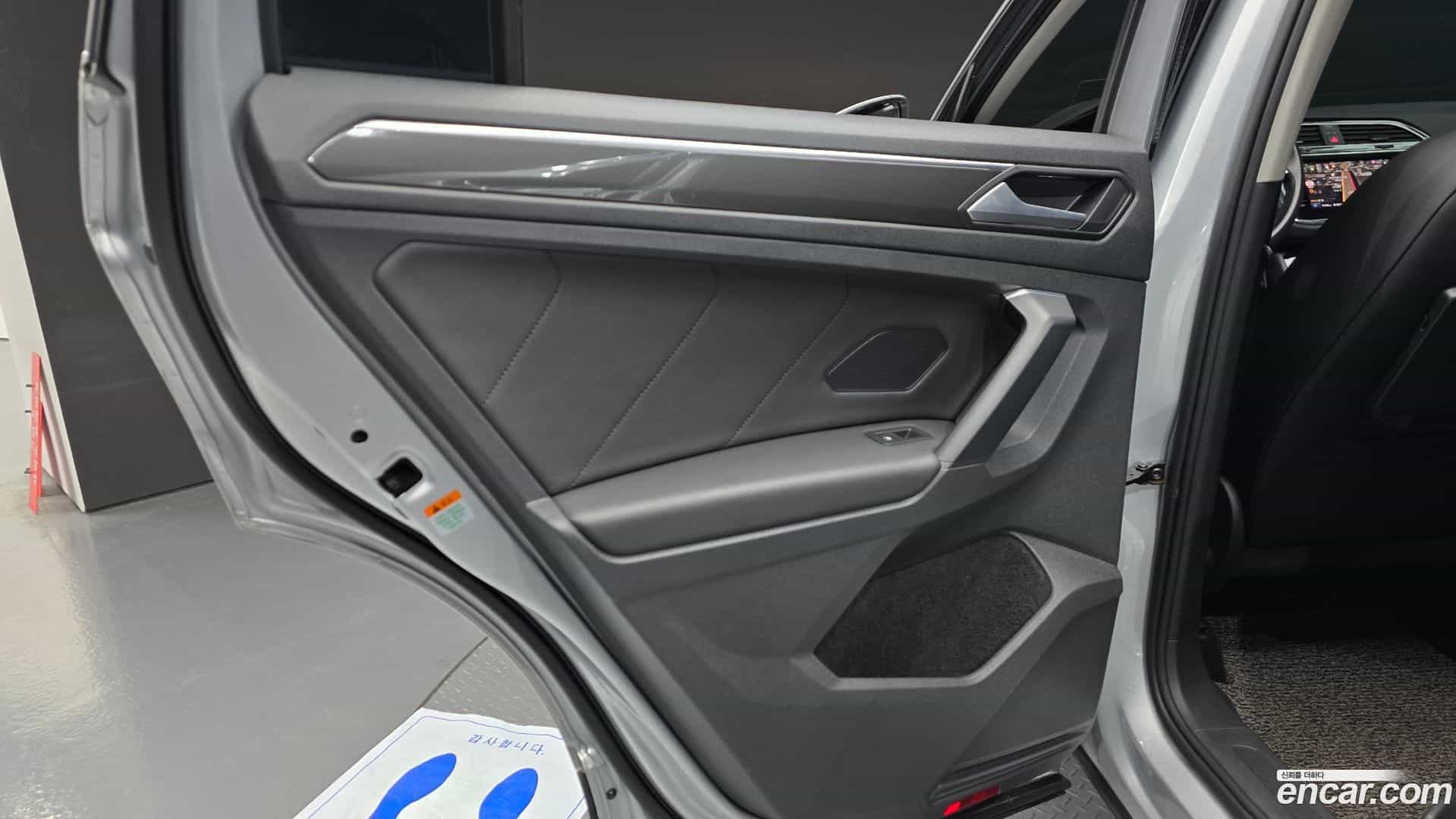 Tiguan Volkswagen 2020.5-INNER-035