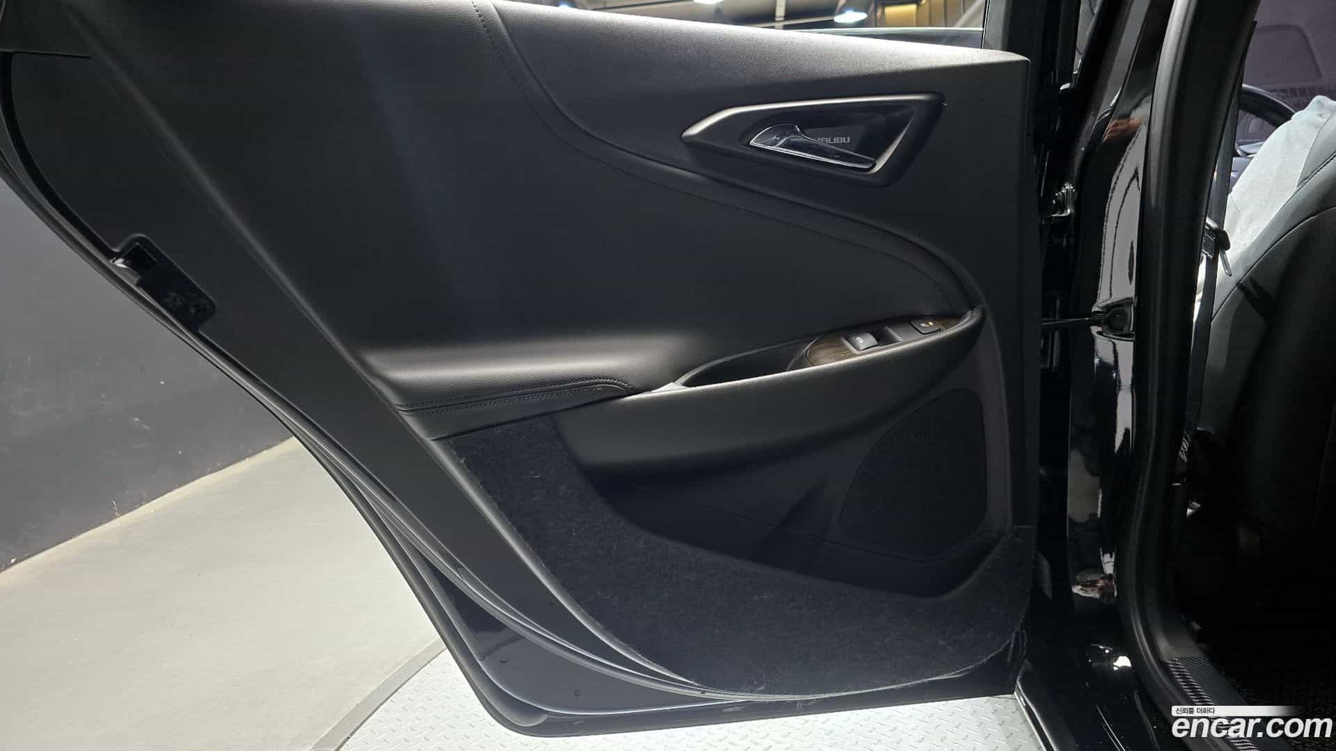 Malibu Chevrolet 2018.9-INNER-035