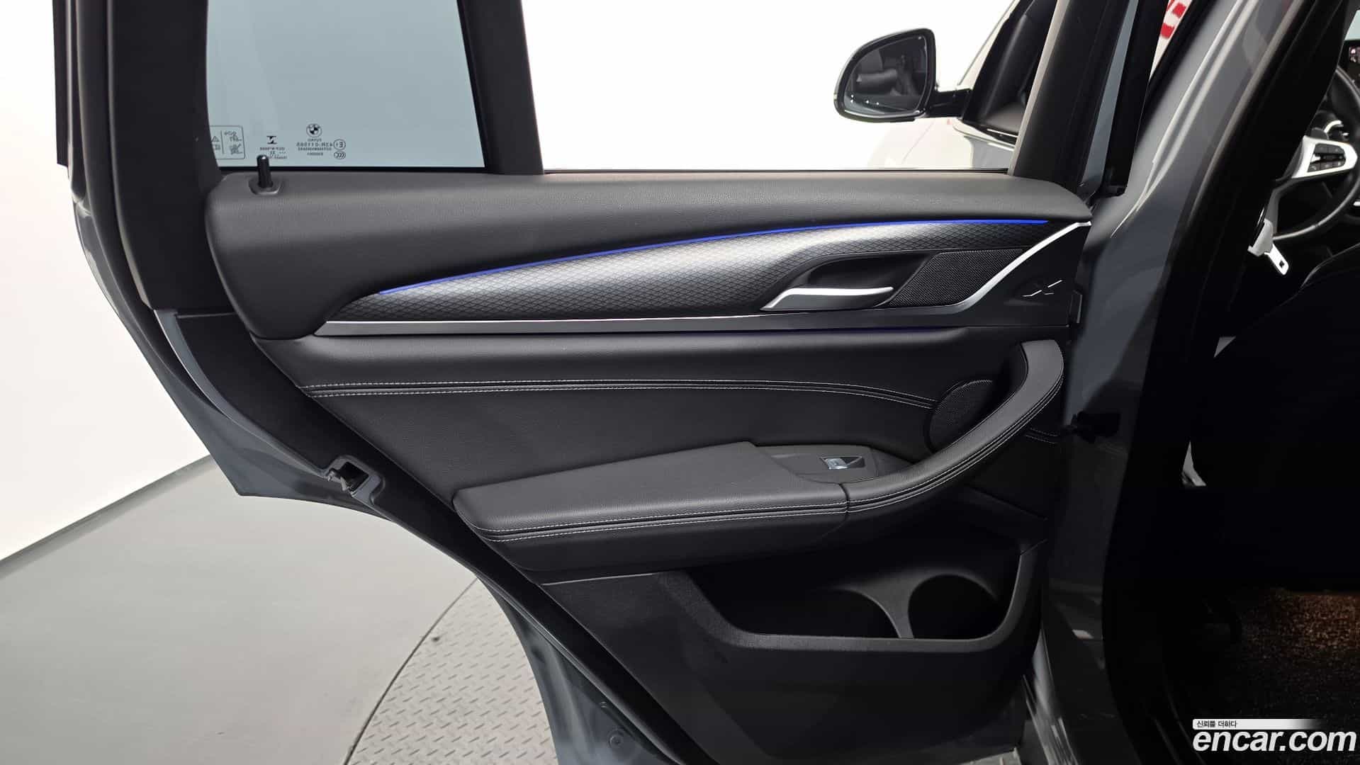 X4 BMW 2023.0-INNER-035
