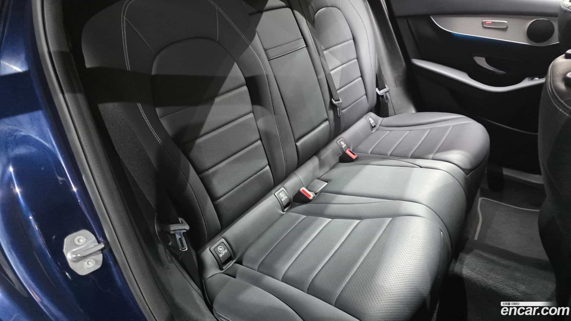 GLC-Class Mercedes-Benz 2018.11-OPTION-015