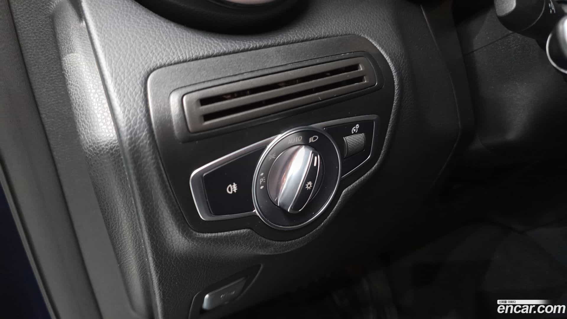 GLC-Class Mercedes-Benz 2018.11-OPTION-021