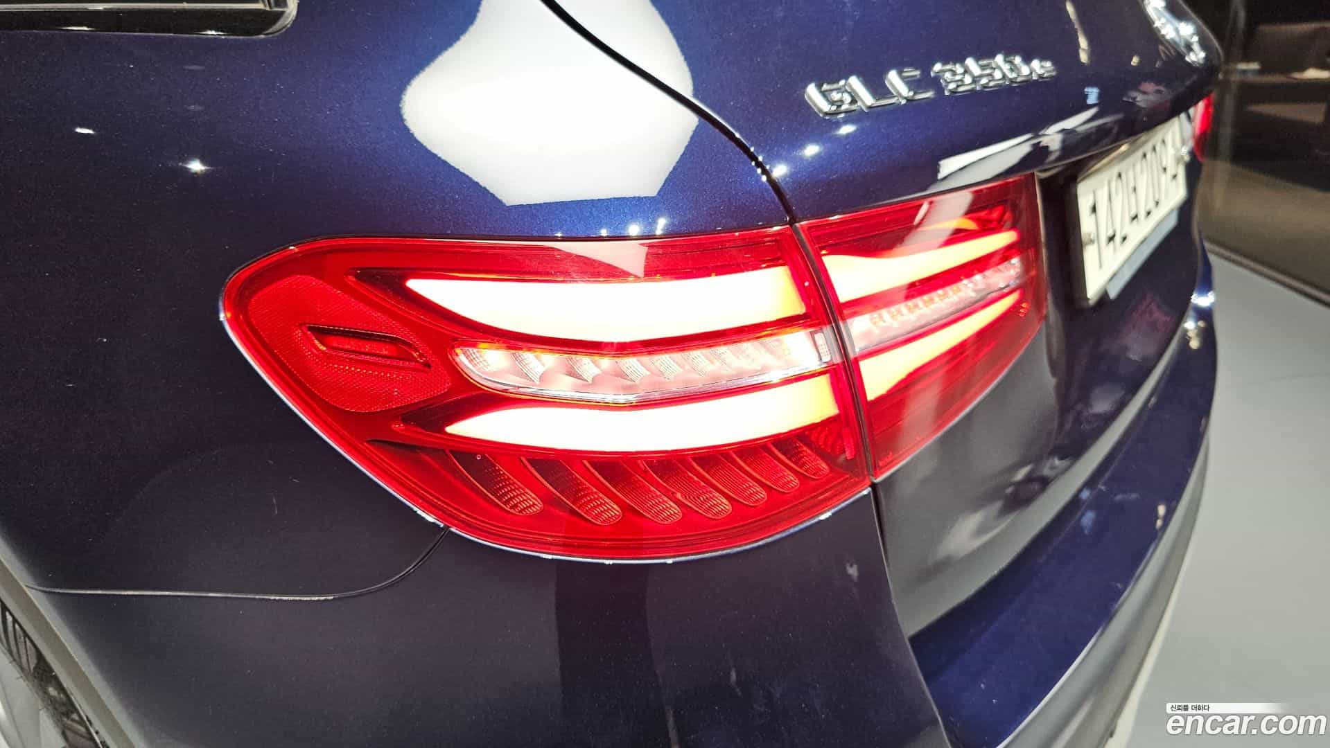 GLC-Class Mercedes-Benz 2018.11-OUTER-033