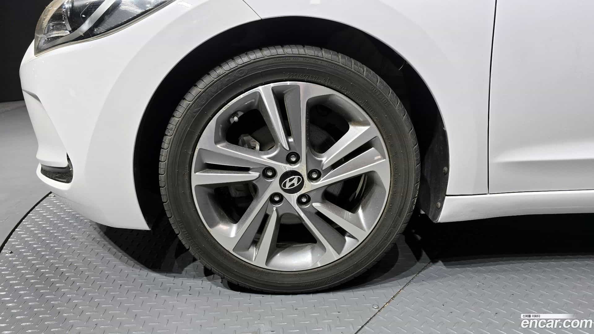 AVANTE Hyundai 2016.10-OUTER-005
