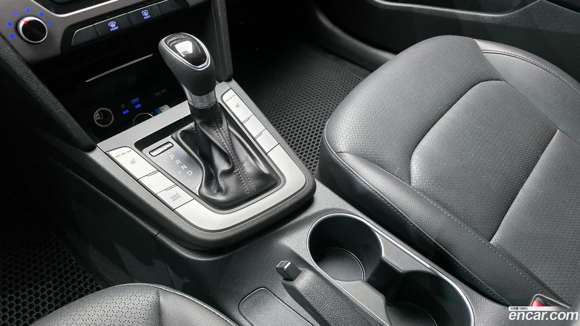 AVANTE Hyundai 2016.10-INNER-009