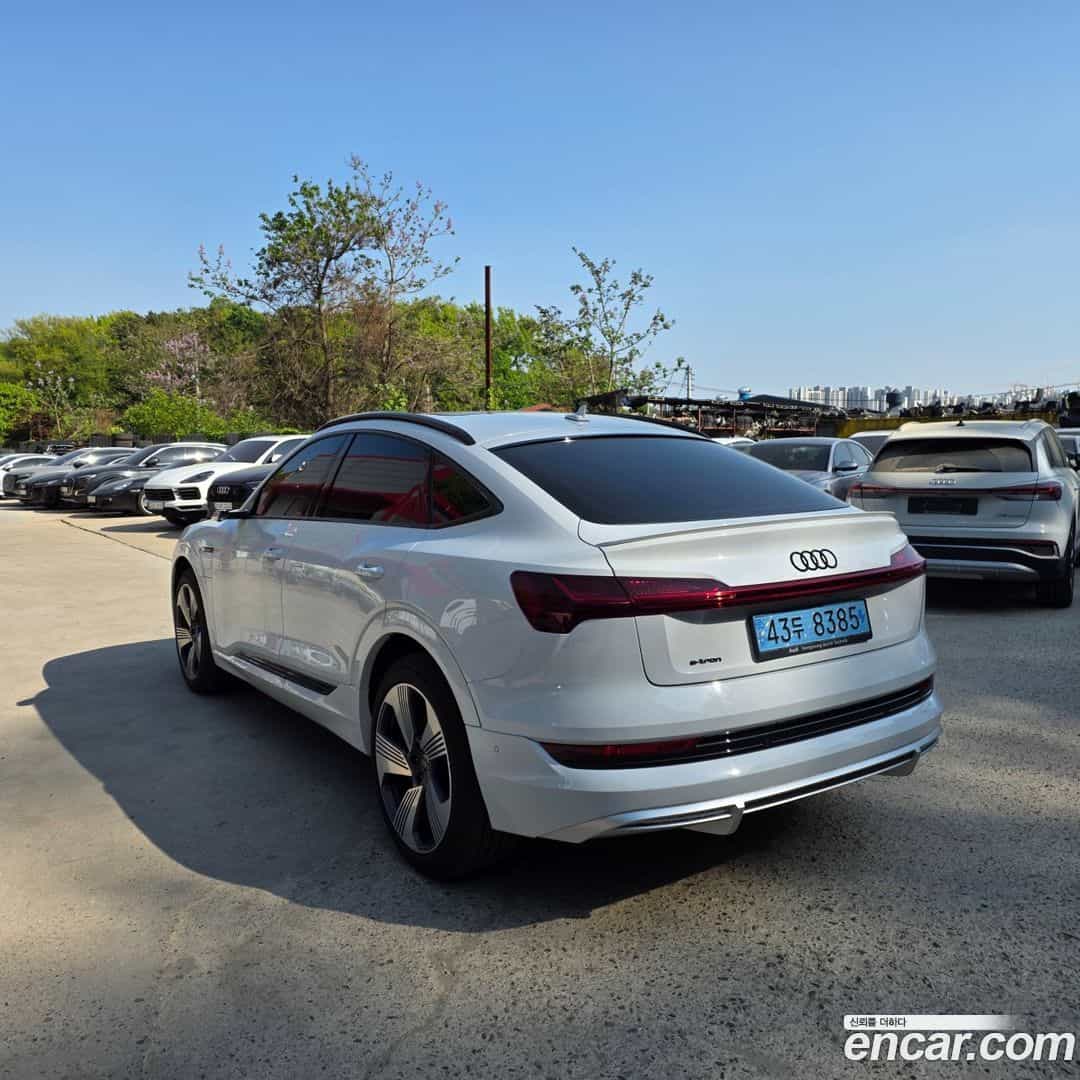 e-tron Audi 2021.9-OUTER-004