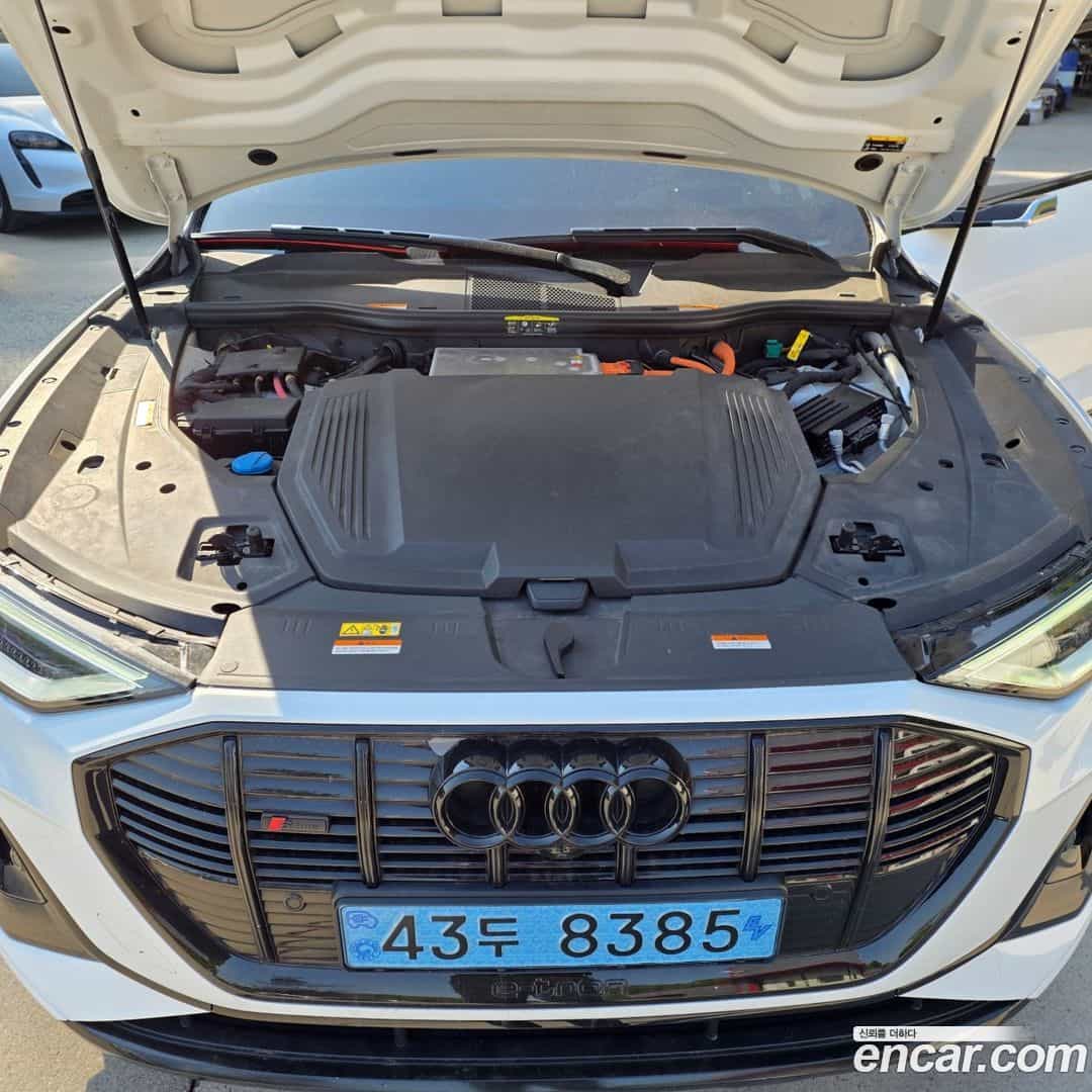 e-tron Audi 2021.9-OPTION-024
