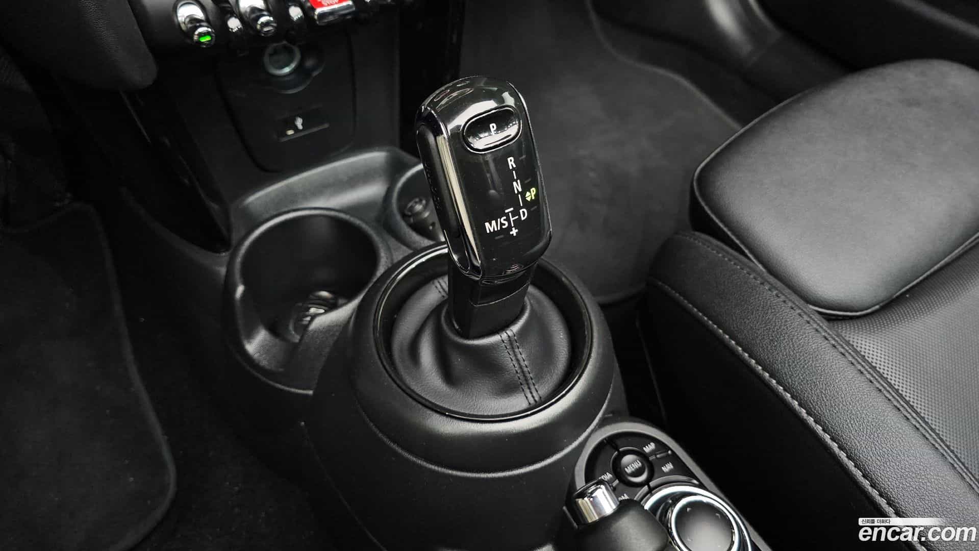 Cooper Convertible Mini 2024.2-INNER-009