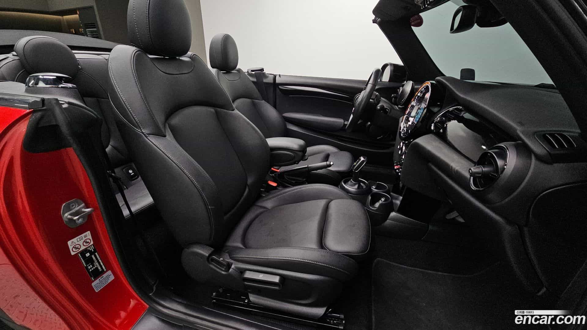 Cooper Convertible Mini 2024.2-INNER-036