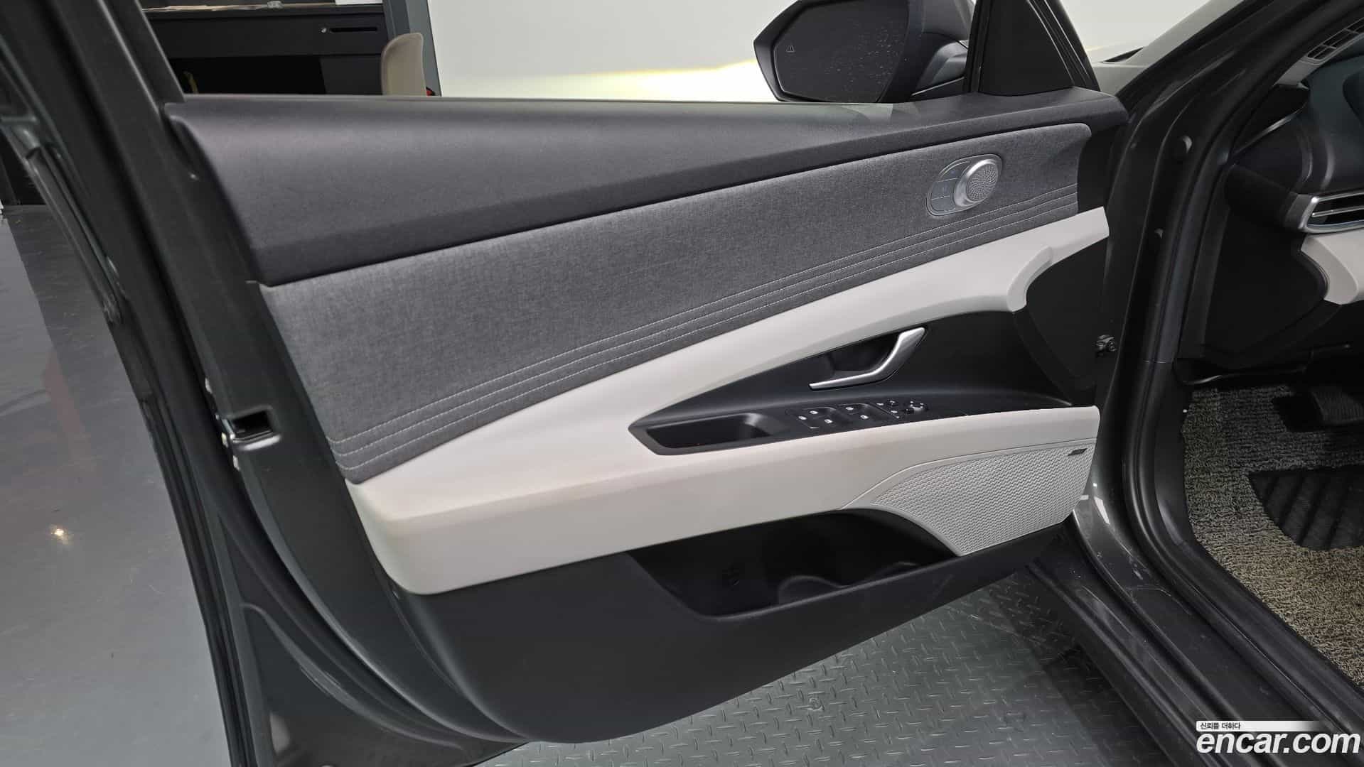 AVANTE Hyundai 2021.11-INNER-034