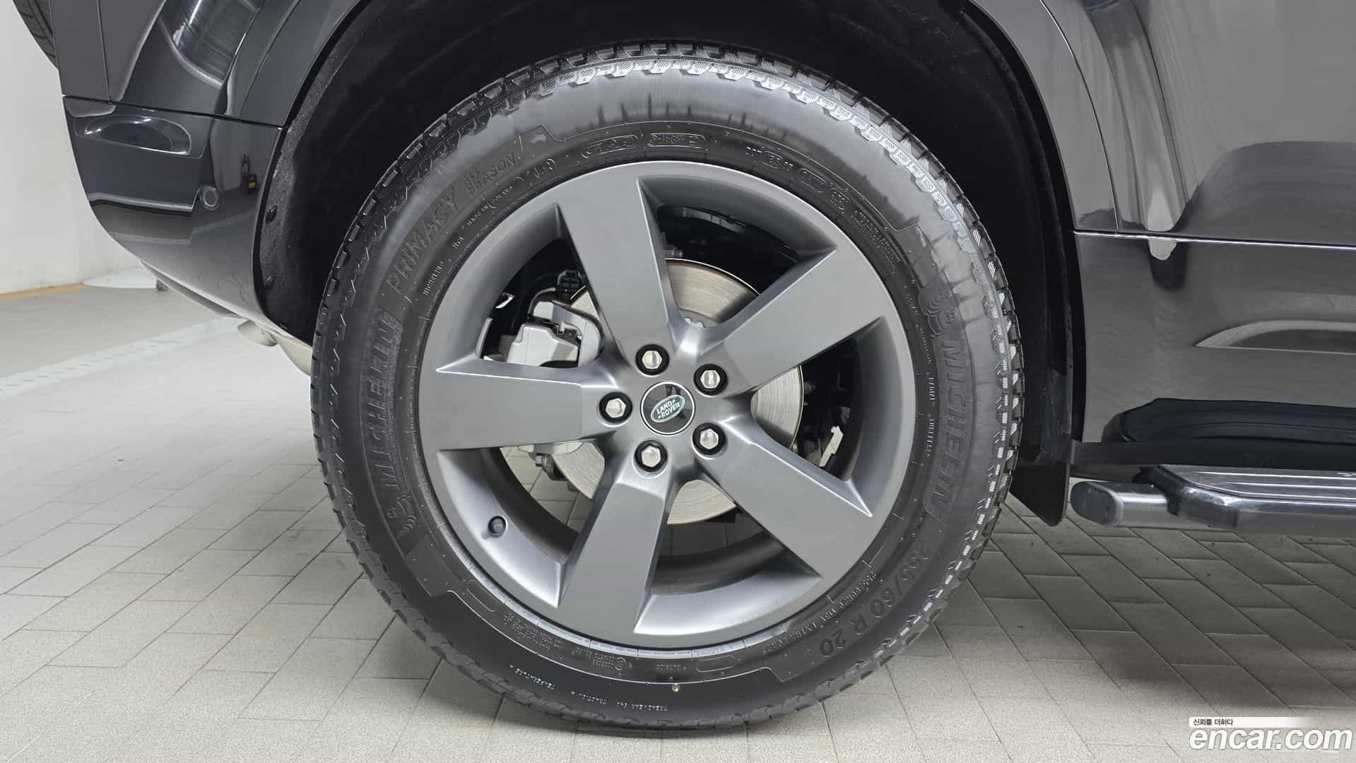 Defender Land Rover 2025.9-OUTER-005