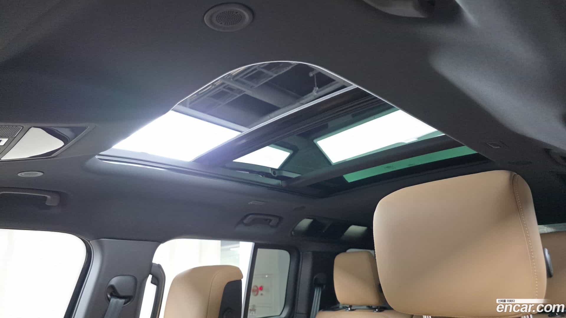 Defender Land Rover 2025.9-OPTION-023