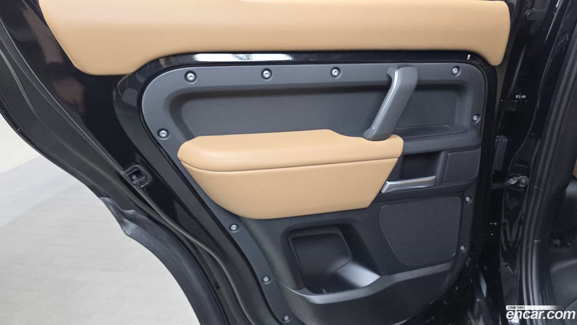 Defender Land Rover 2025.9-INNER-035