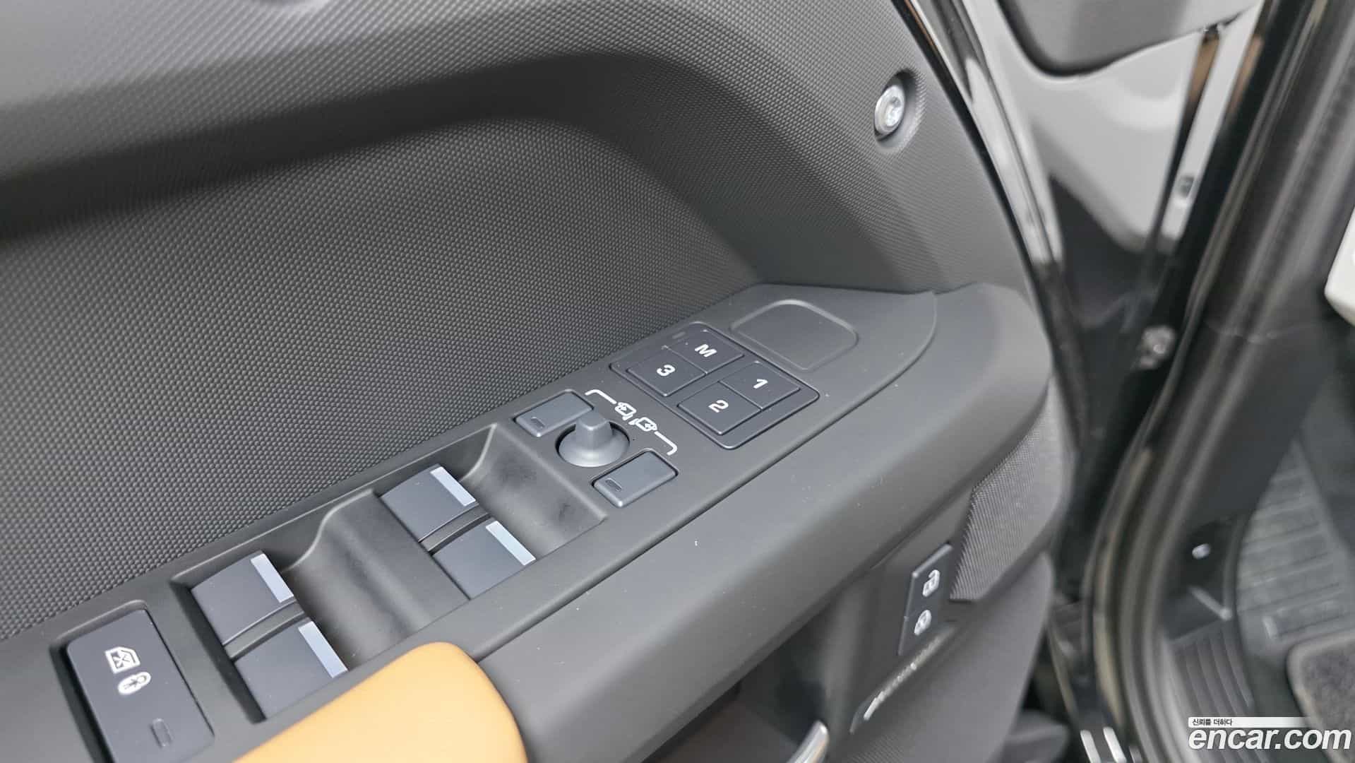 Defender Land Rover 2025.9-OPTION-040