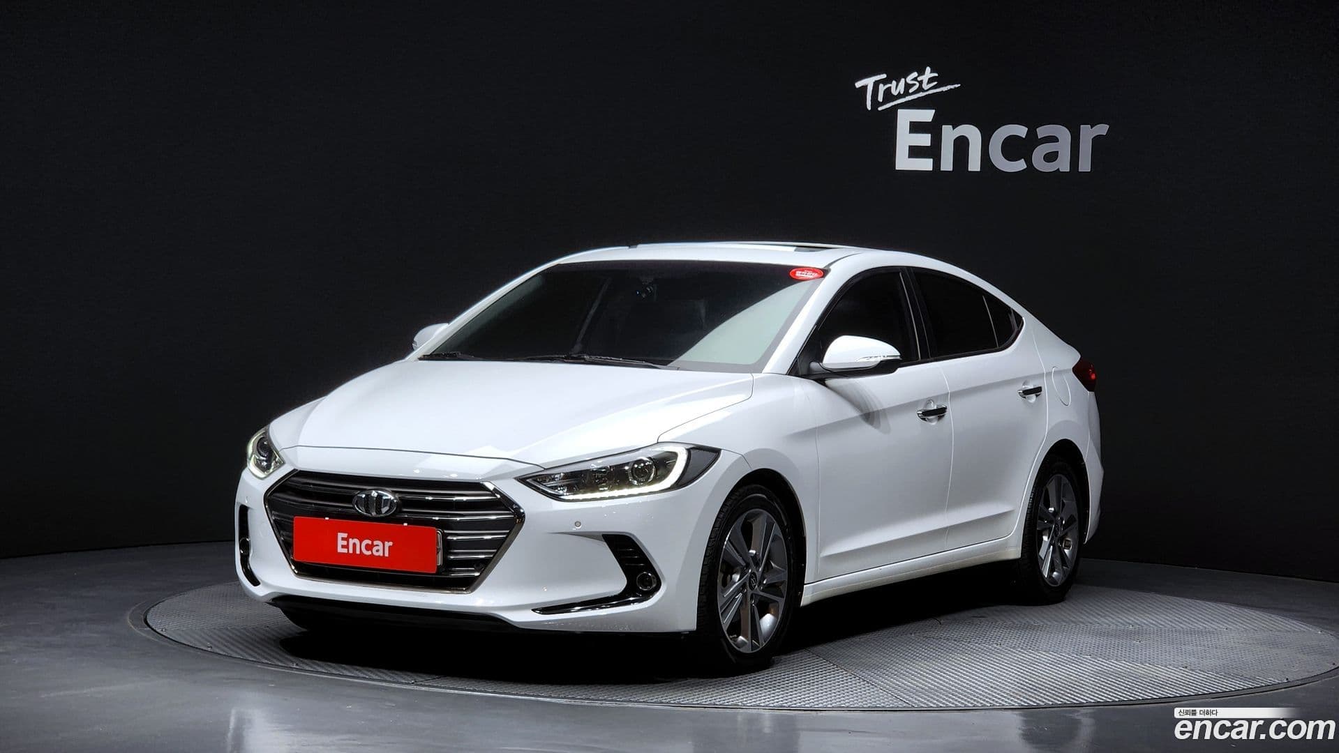 Main__Slider__Photo:AVANTE Hyundai 2017.6-0