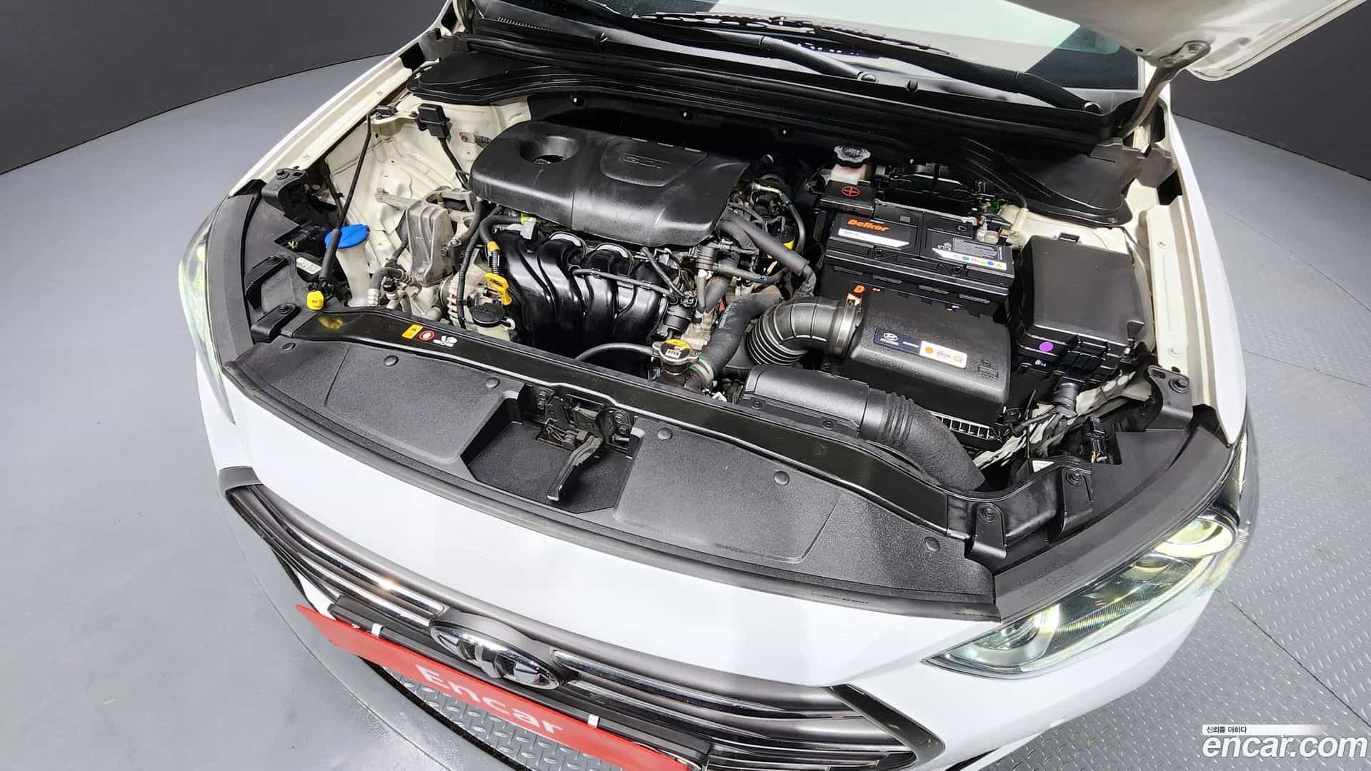AVANTE Hyundai 2017.6-OUTER-006