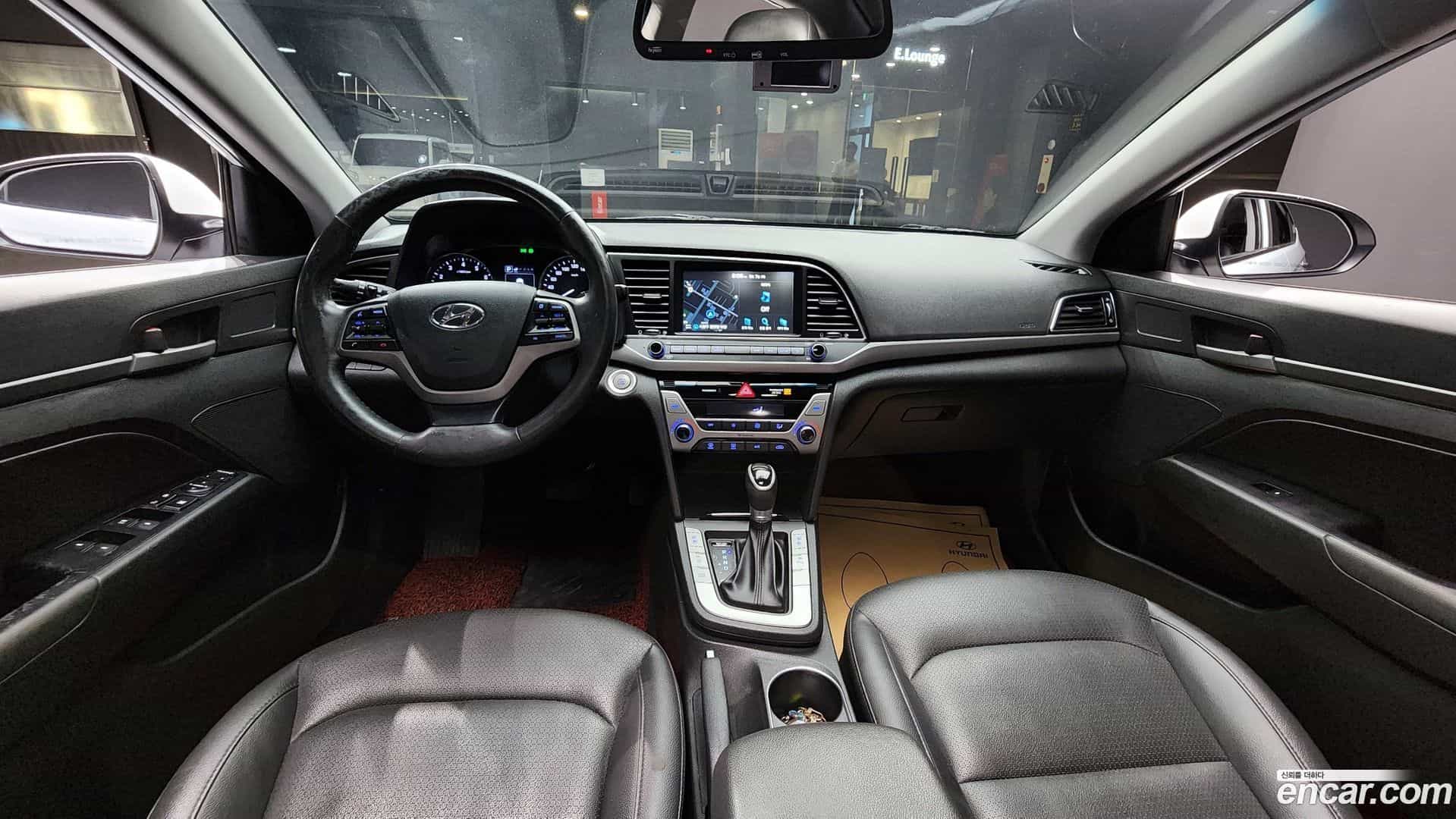 AVANTE Hyundai 2017.6-INNER-007