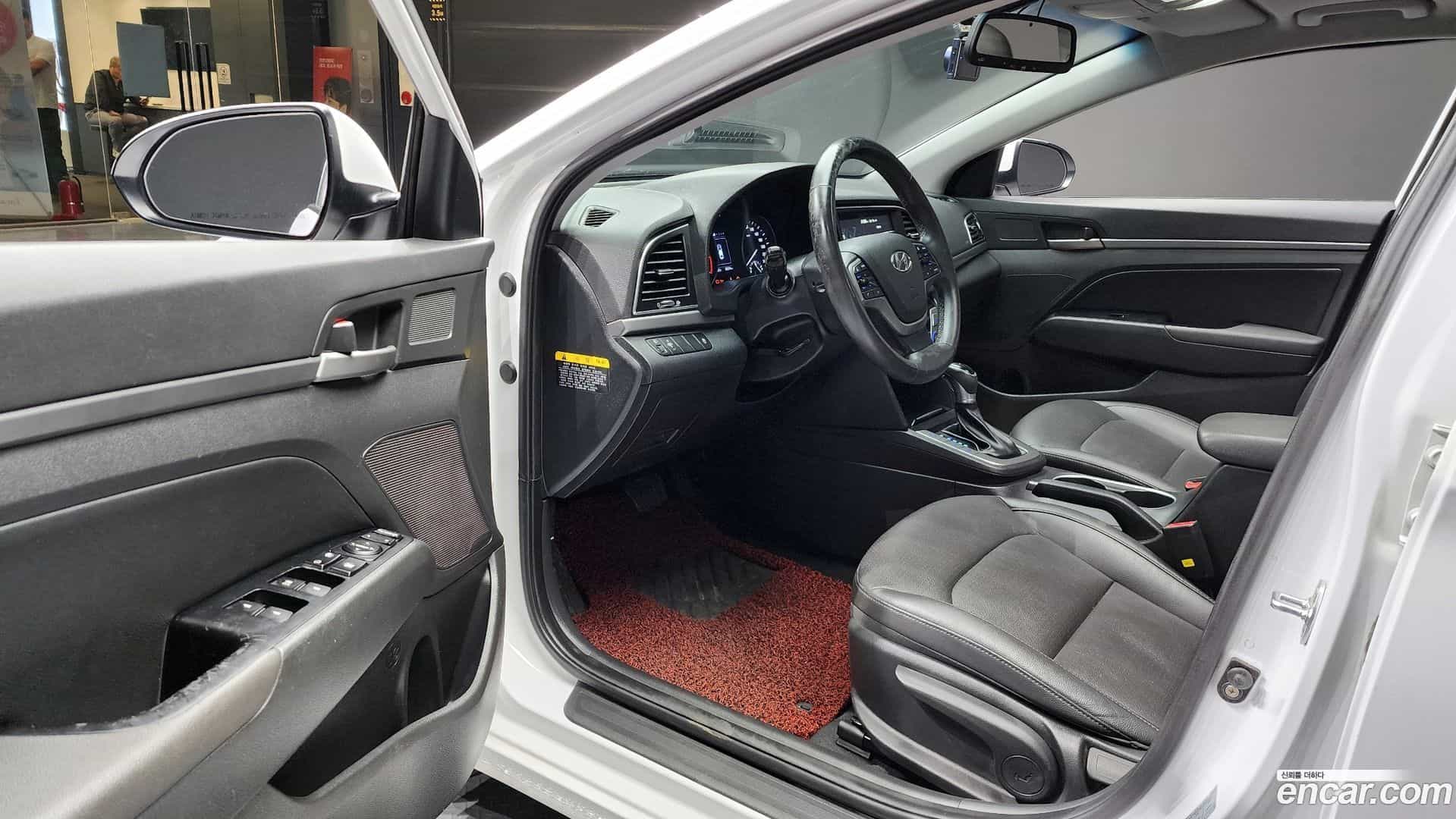 AVANTE Hyundai 2017.6-INNER-010