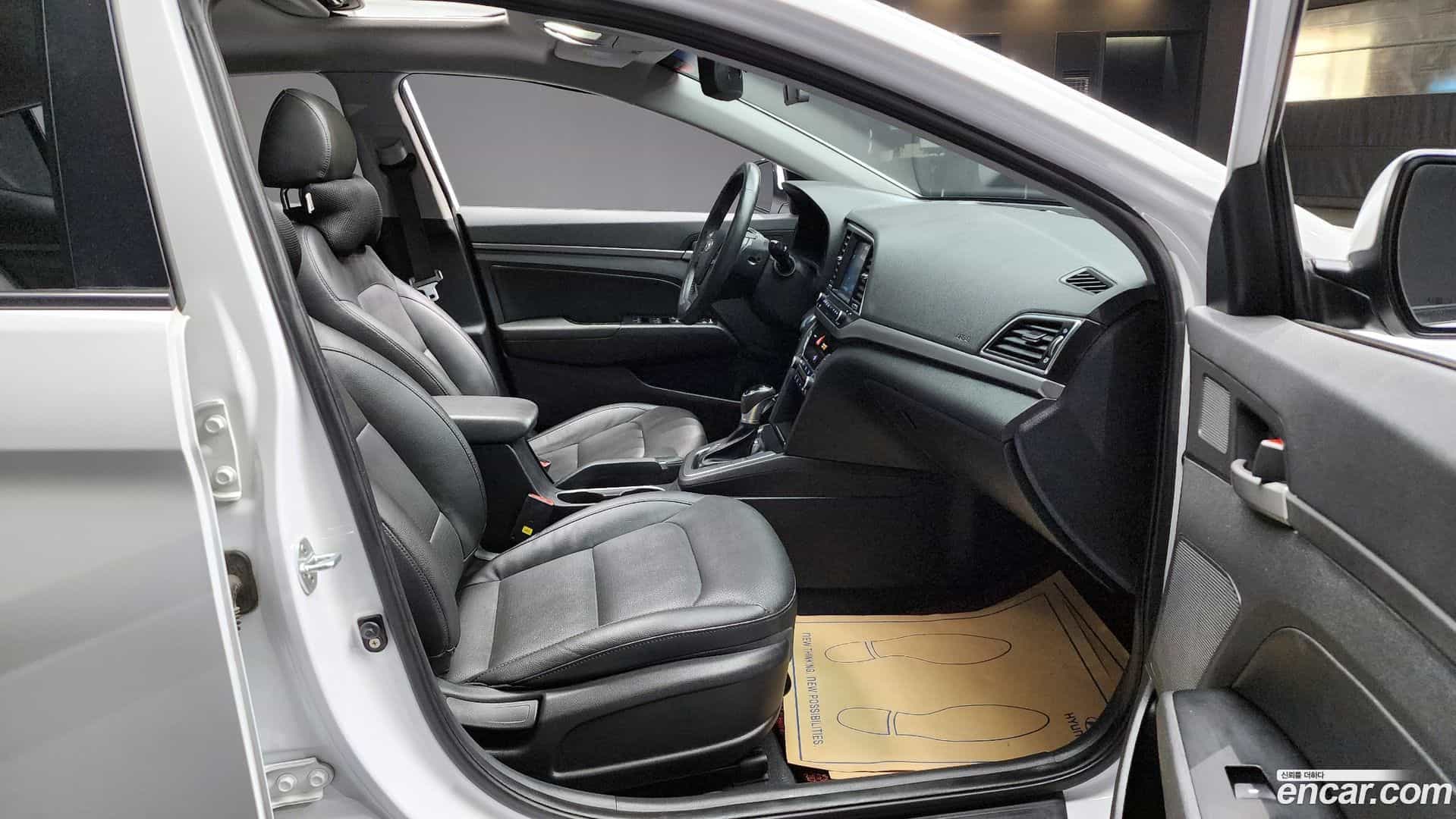 AVANTE Hyundai 2017.6-INNER-036