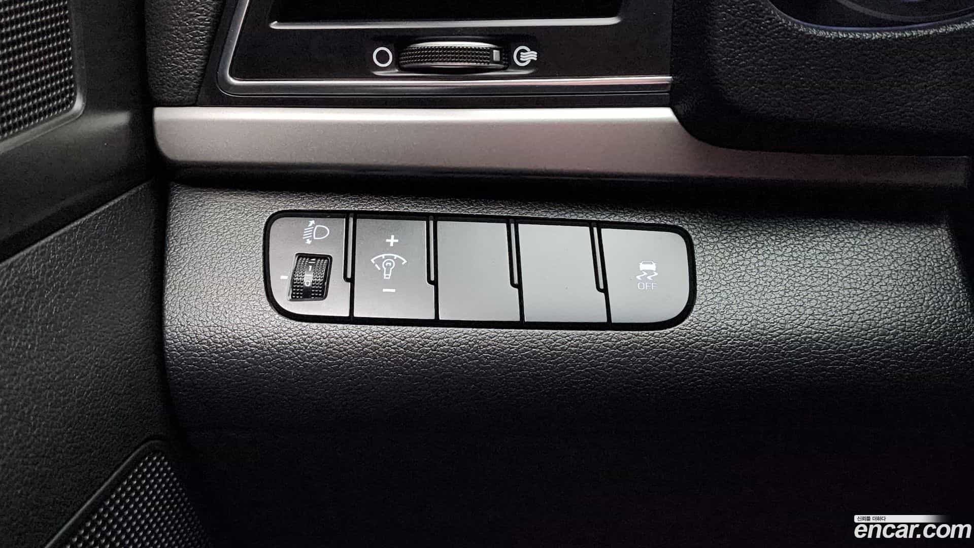 AVANTE Hyundai 2017.6-OPTION-042