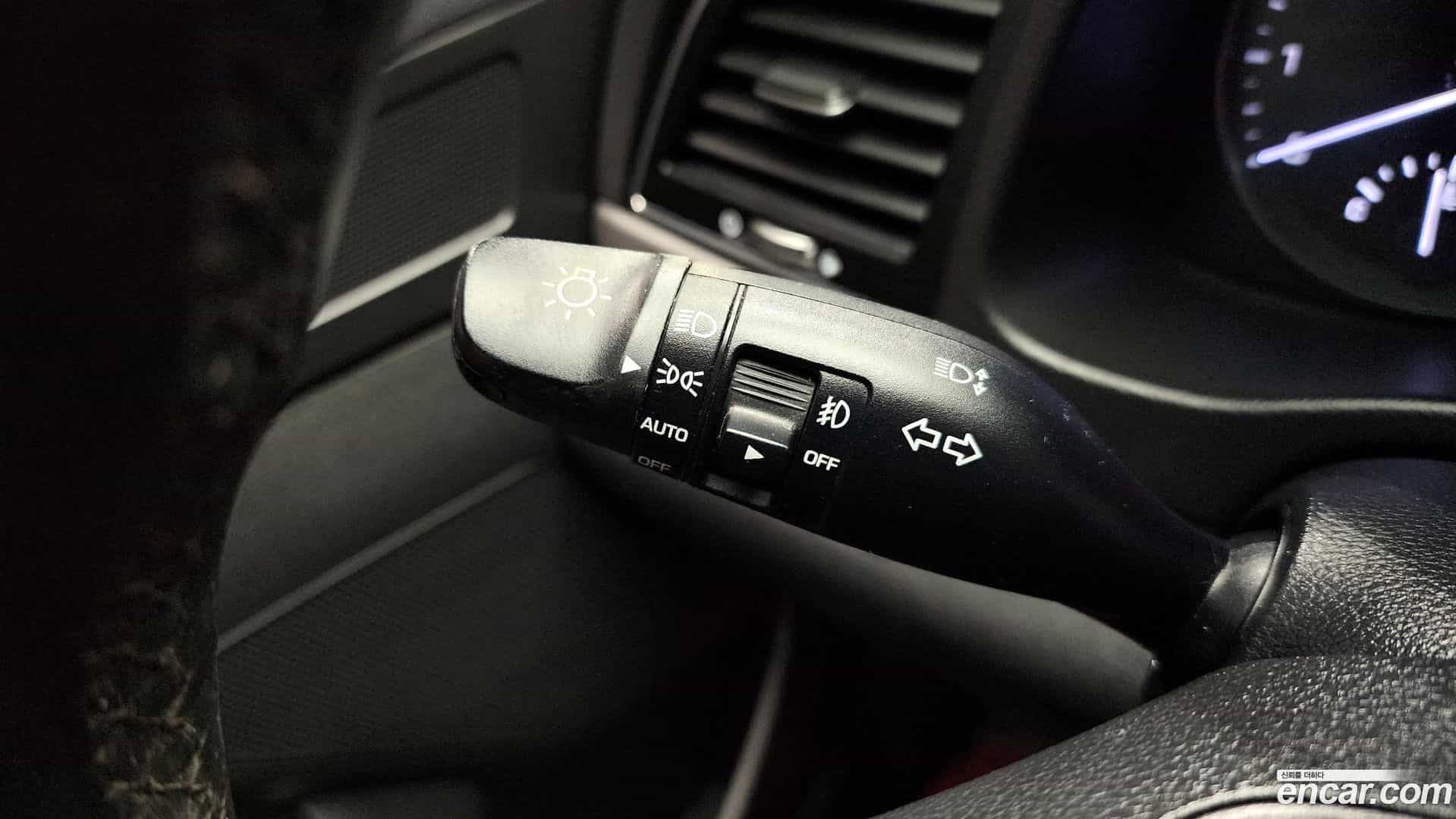AVANTE Hyundai 2017.6-OPTION-043