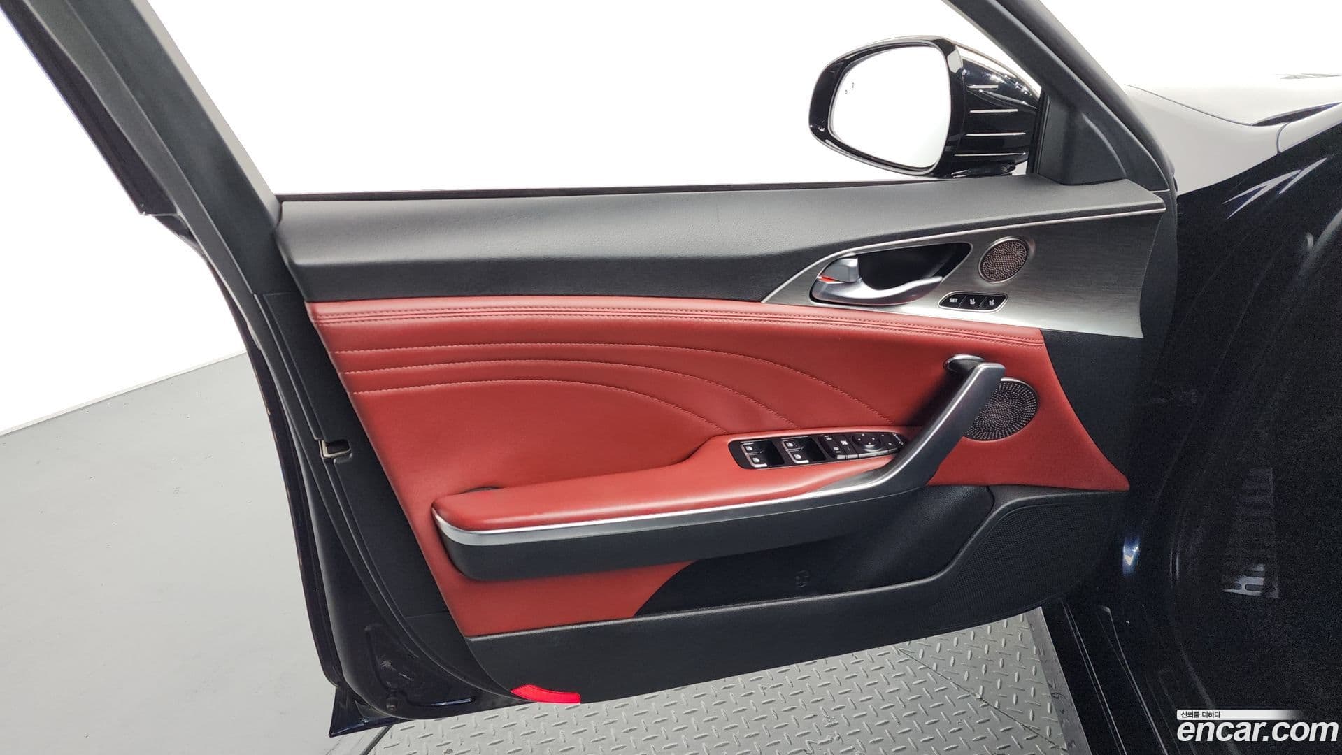 Main__Slider__Photo:Stinger Kia 2021.3-23