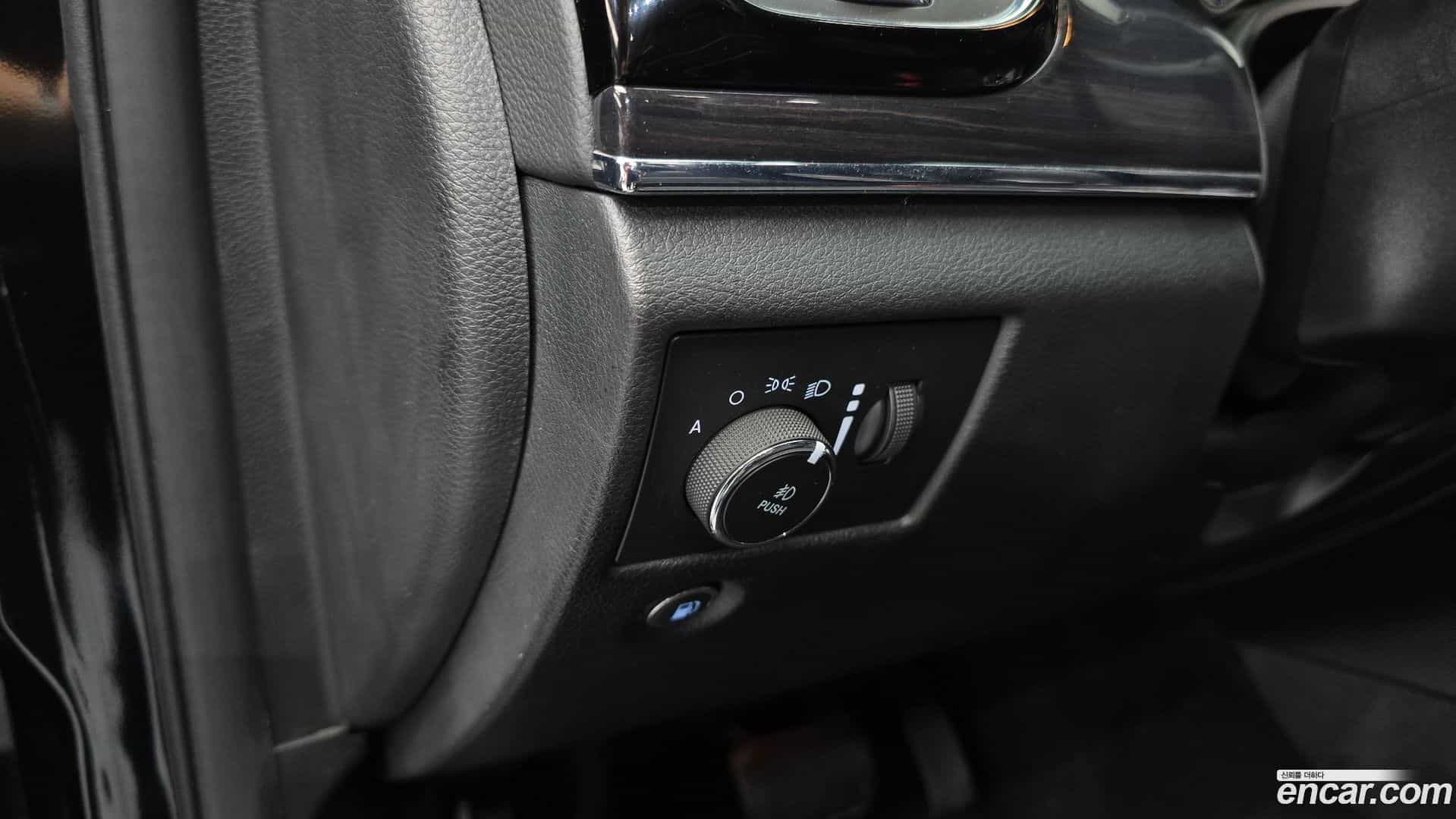 Cherokee Jeep 2020.5-OPTION-022