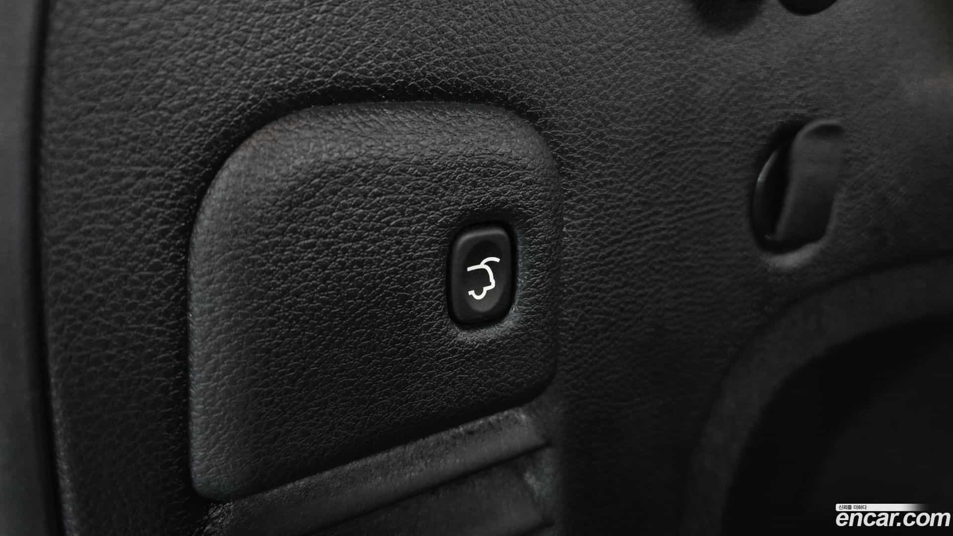 Cherokee Jeep 2020.5-OPTION-024