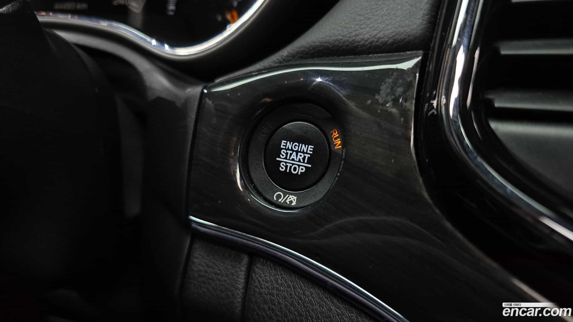 Cherokee Jeep 2020.5-OPTION-042