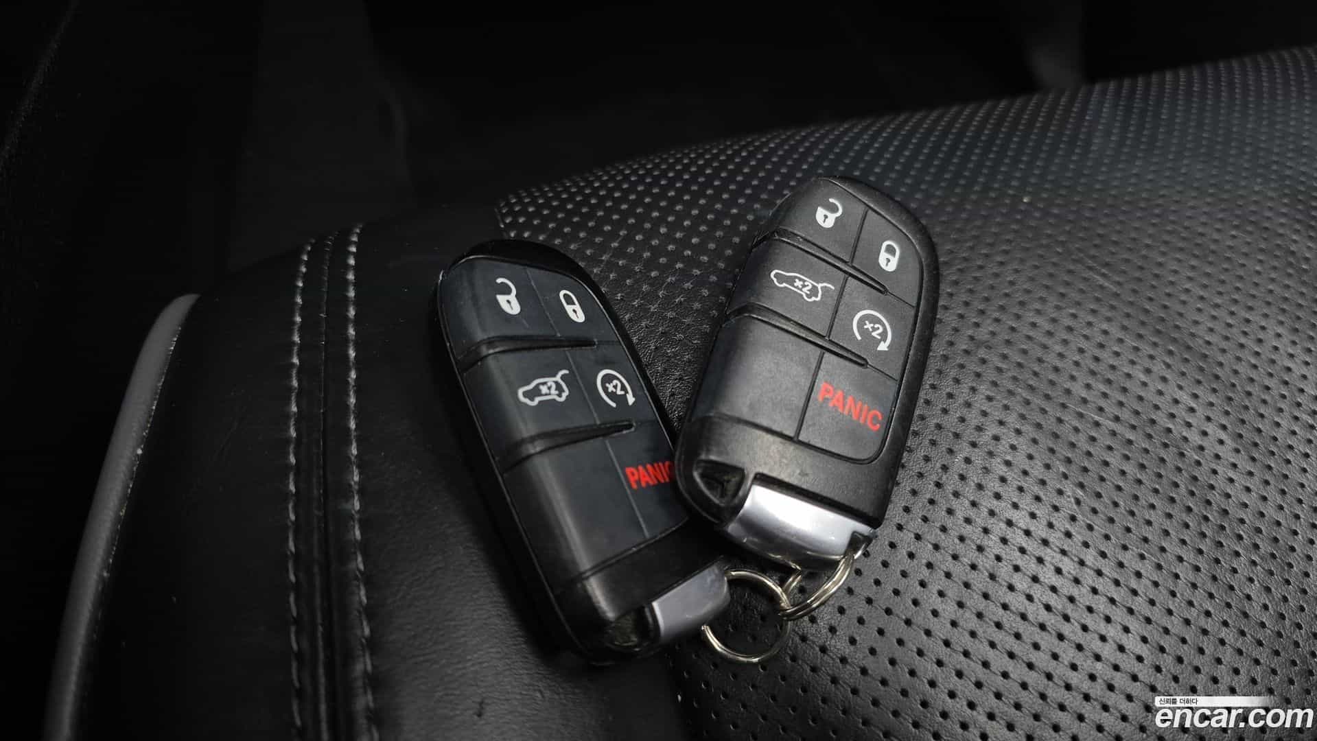 Cherokee Jeep 2020.5-OPTION-044