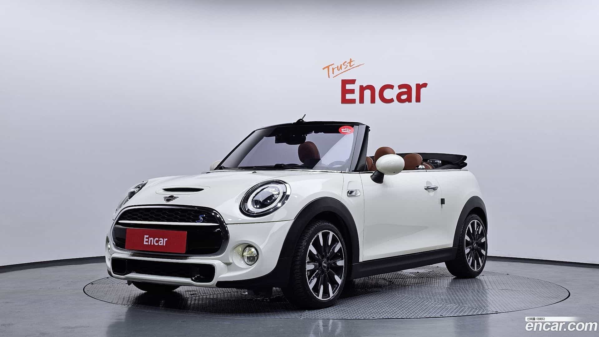 Cooper Convertible Mini 2019.3-OUTER-001