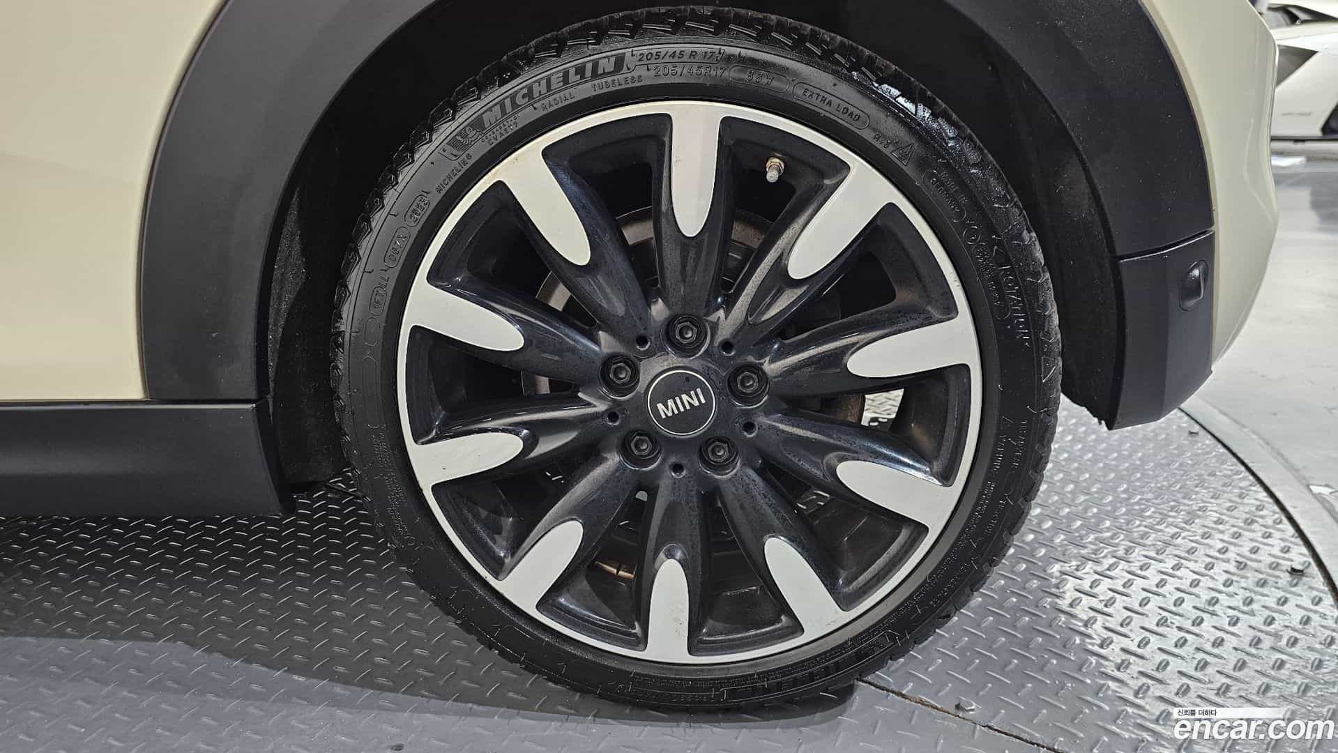 Cooper Convertible Mini 2019.3-OUTER-031