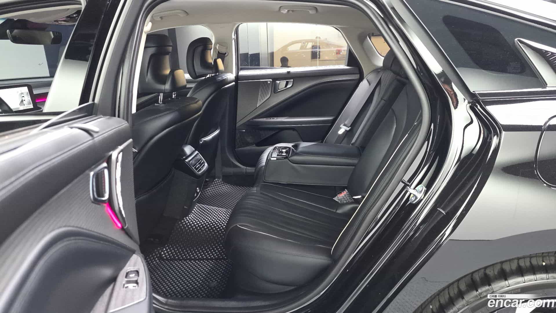 K8 Kia 2025.10-INNER-036