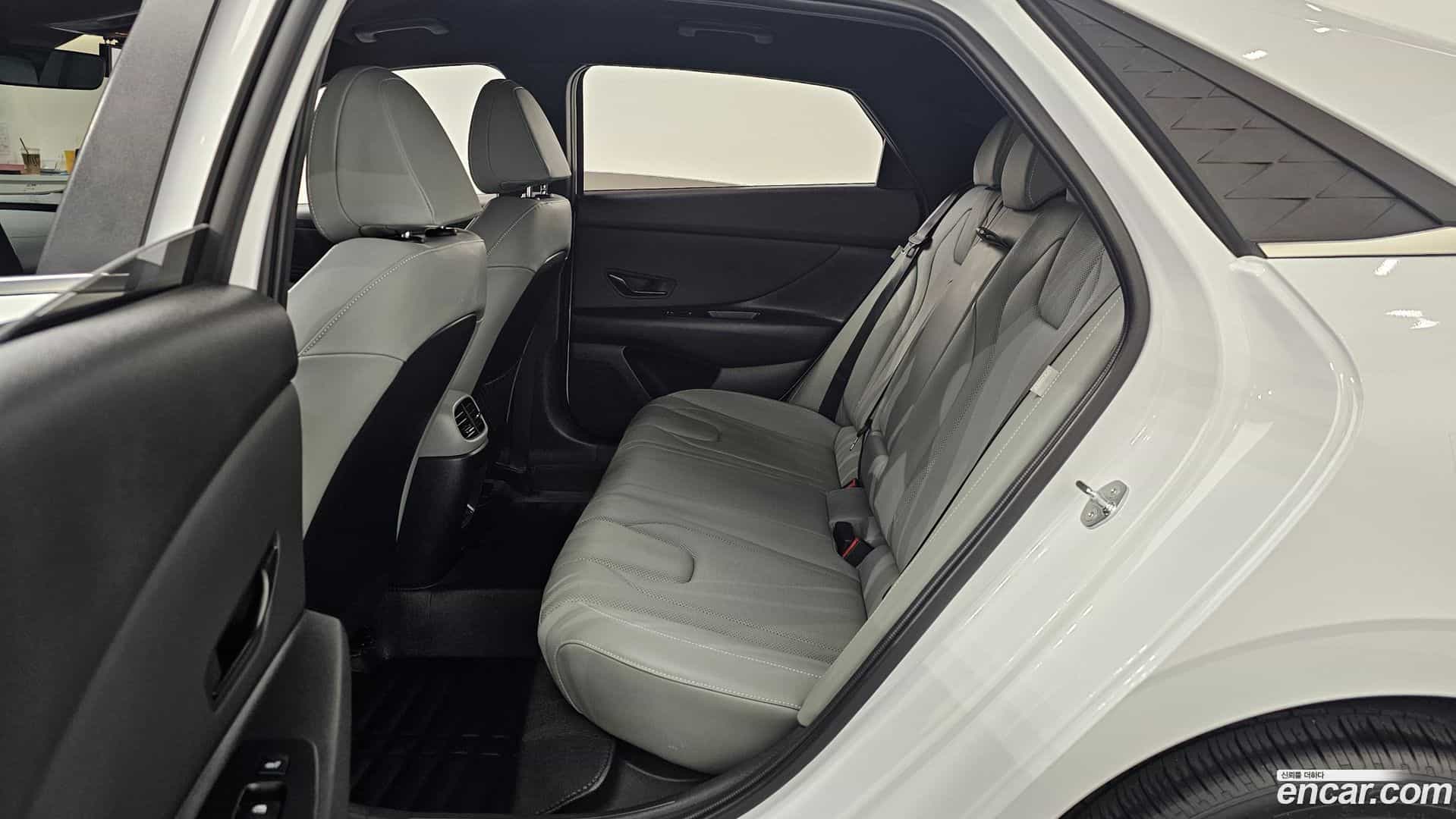 AVANTE Hyundai 2024.1-INNER-036