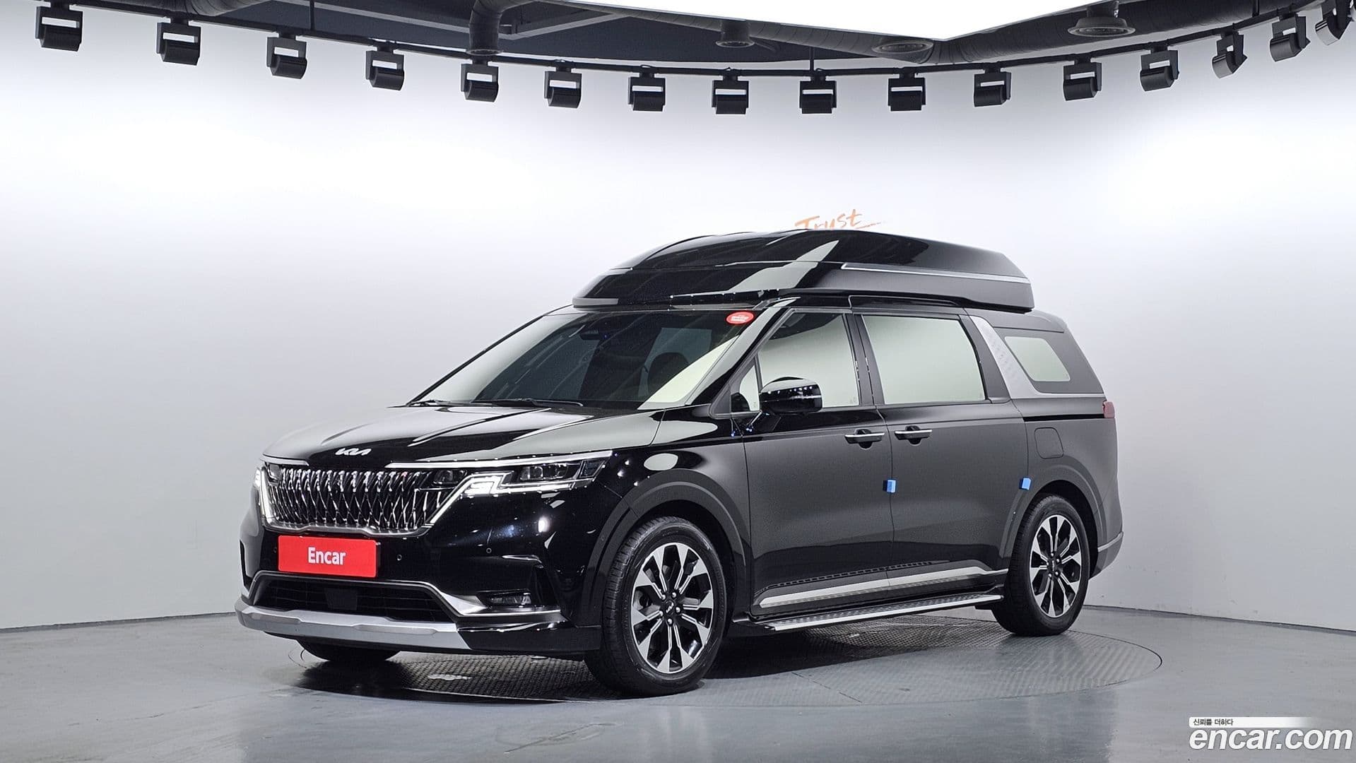 Main__Slider__Photo:Canival Kia 2023.8-0