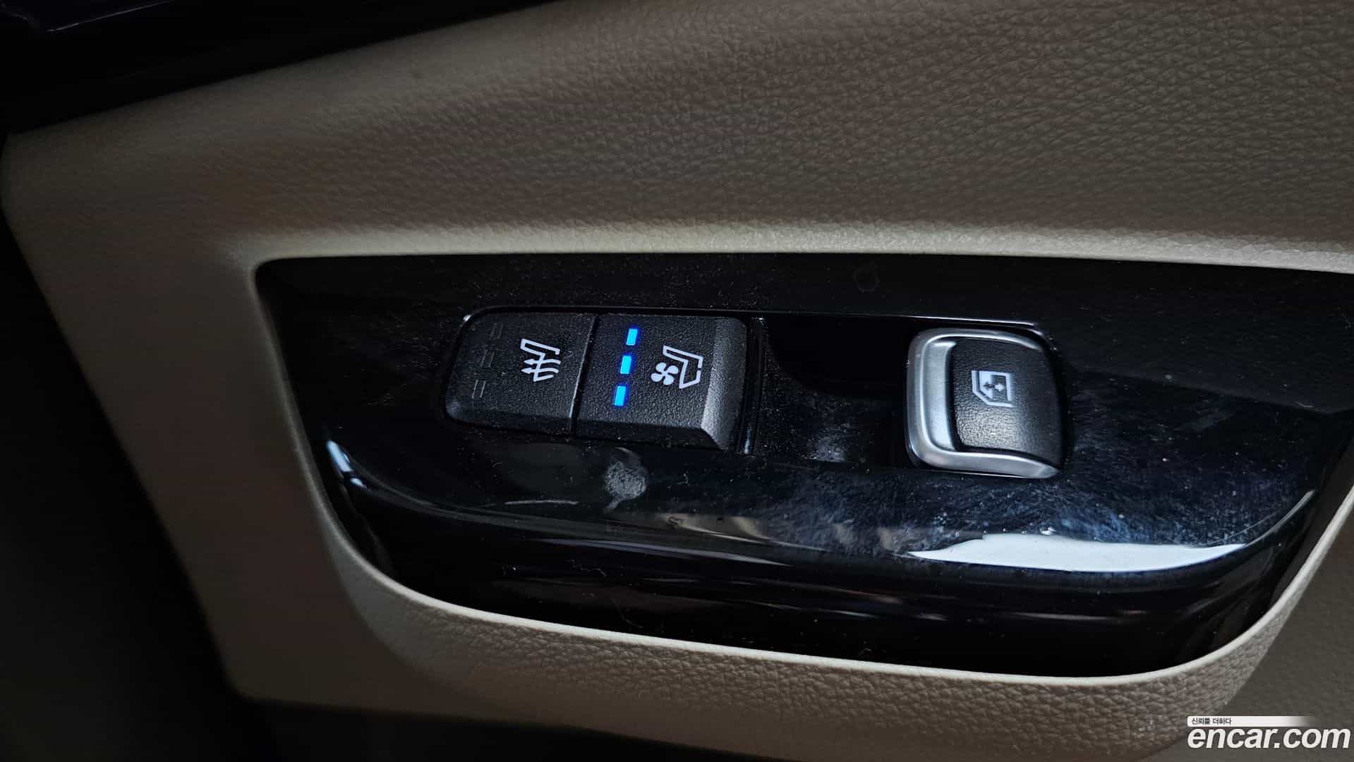 Canival Kia 2023.8-OPTION-023
