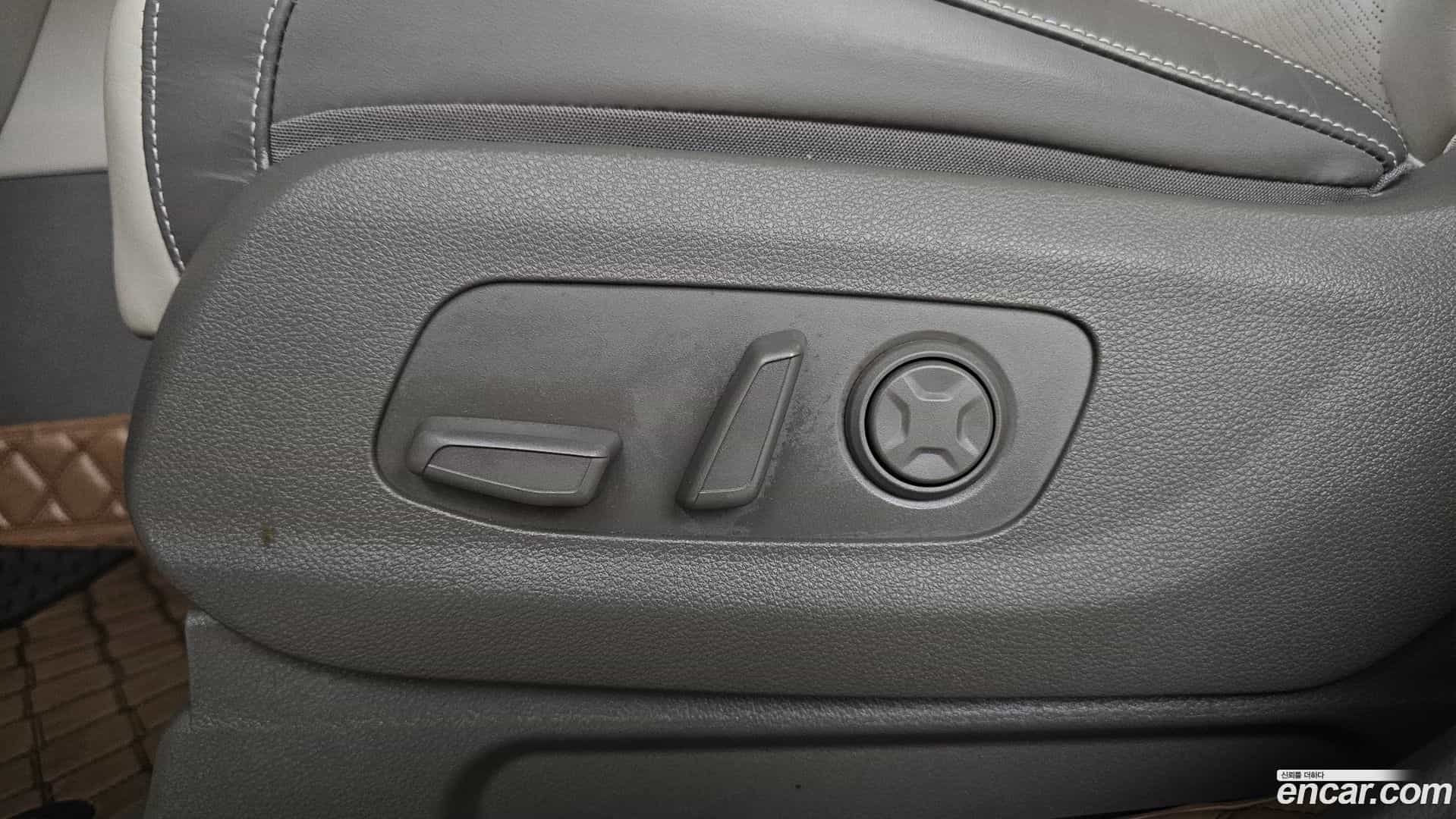 Canival Kia 2023.8-OPTION-046