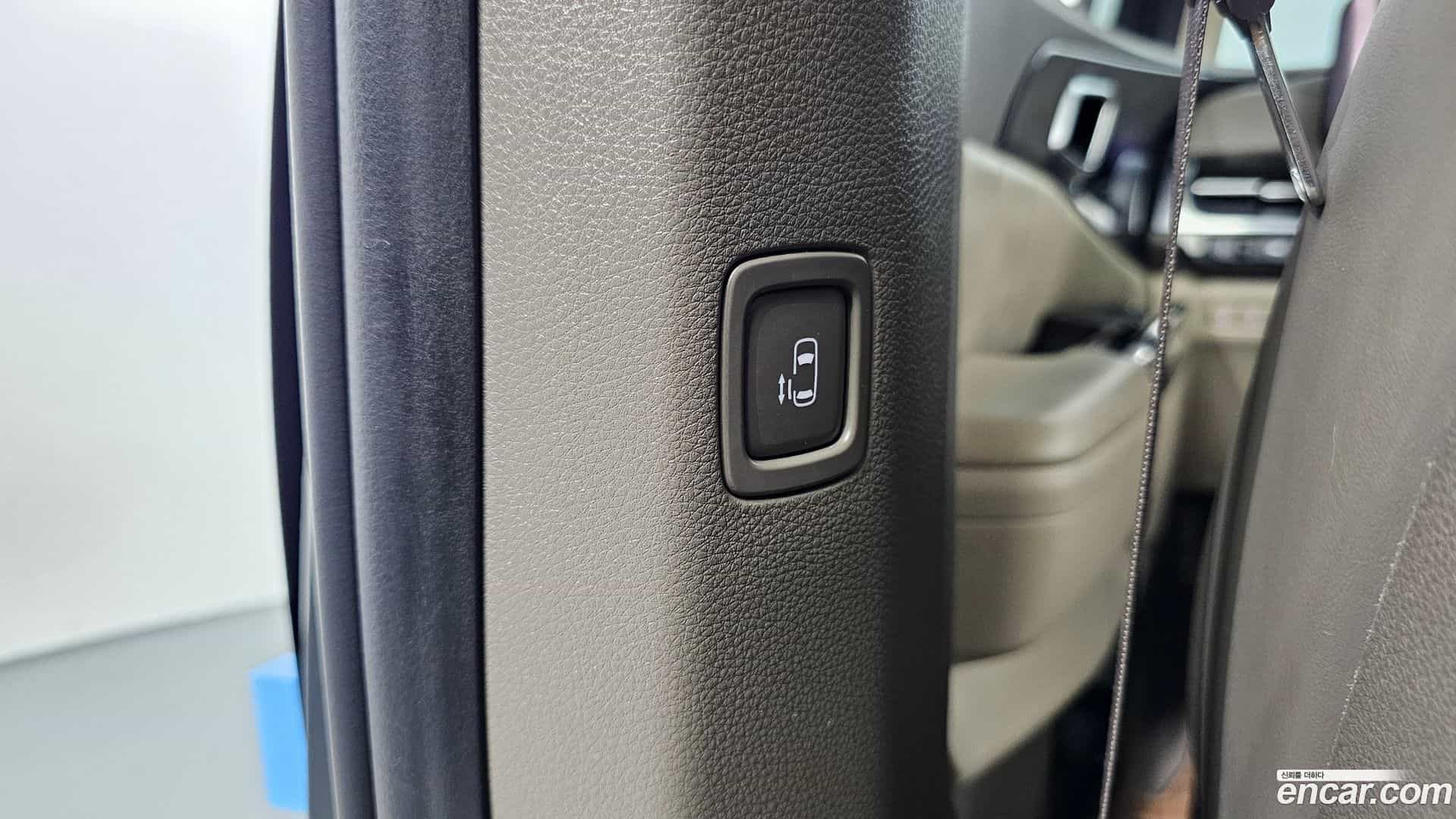 Canival Kia 2023.8-OPTION-047