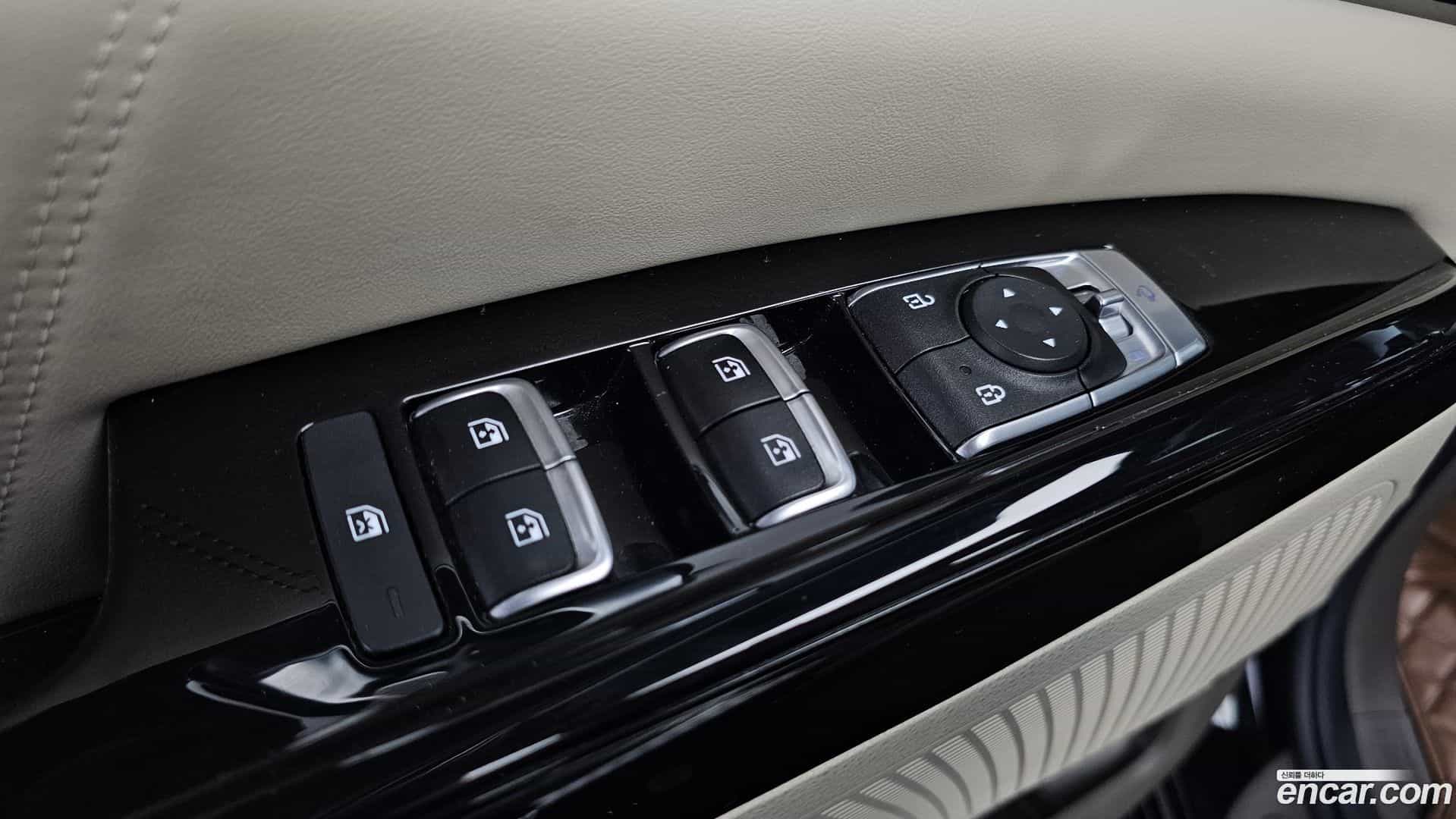 Canival Kia 2023.8-OPTION-050