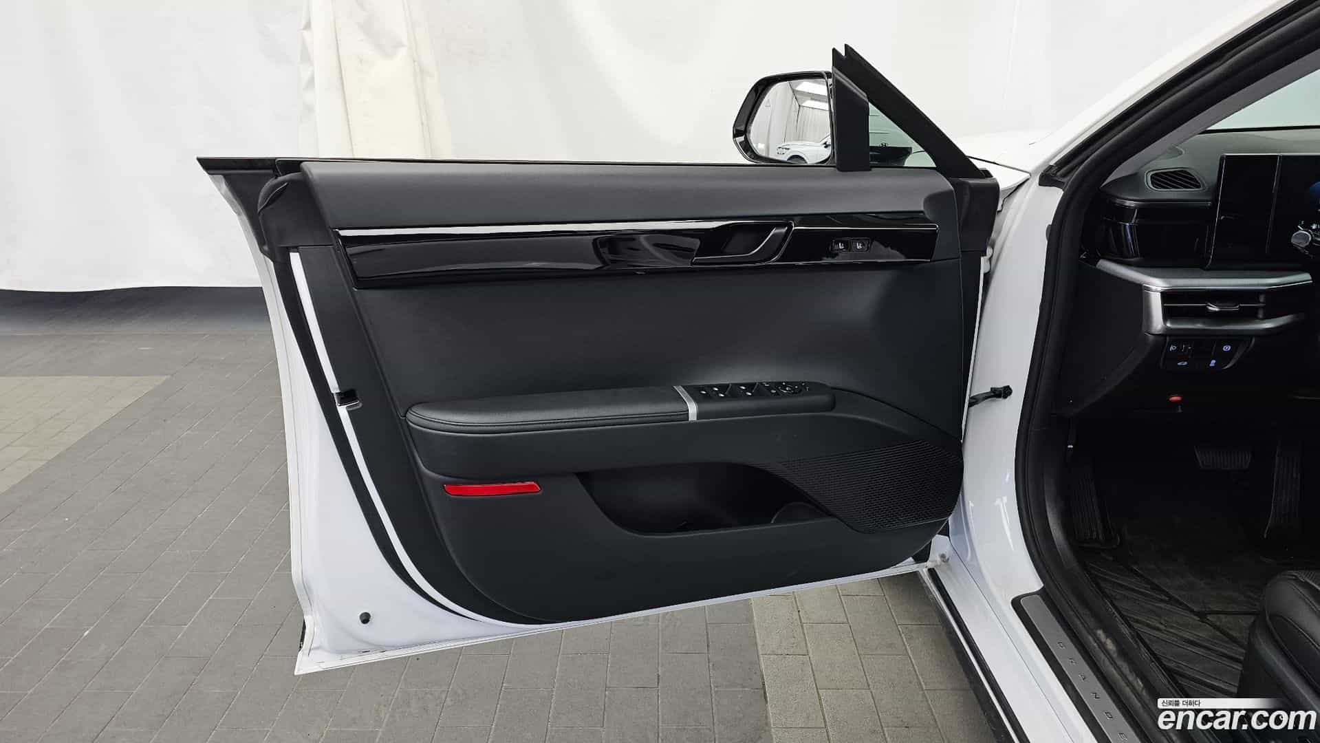 Grandeur Hyundai 2024.2-INNER-034