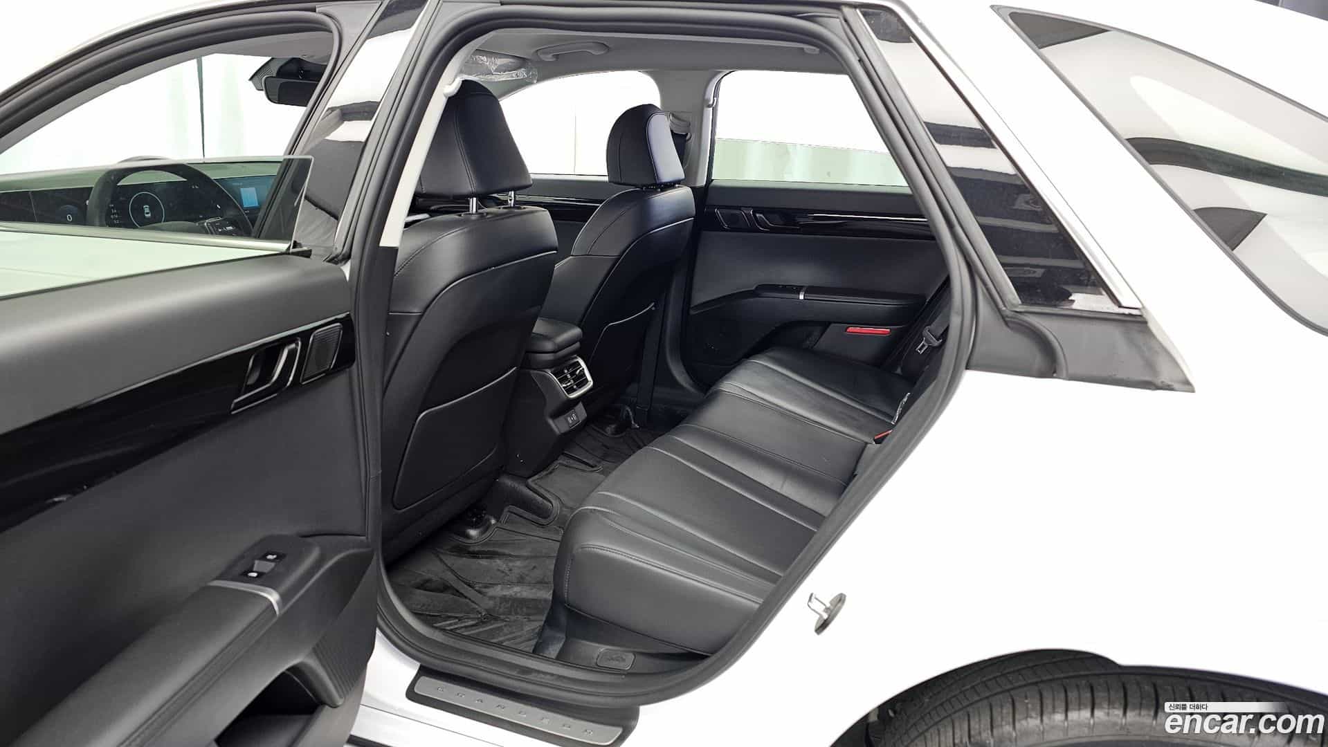 Grandeur Hyundai 2024.2-INNER-036