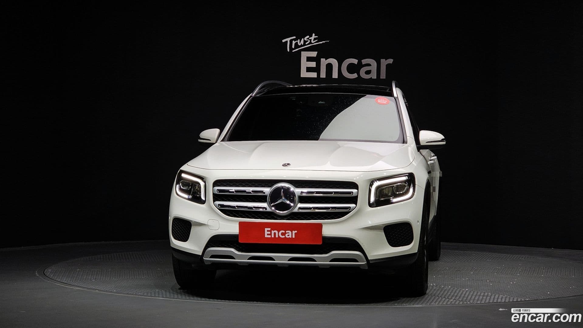 Main__Slider__Photo:GLB-Class Mercedes-Benz 2021.8-2
