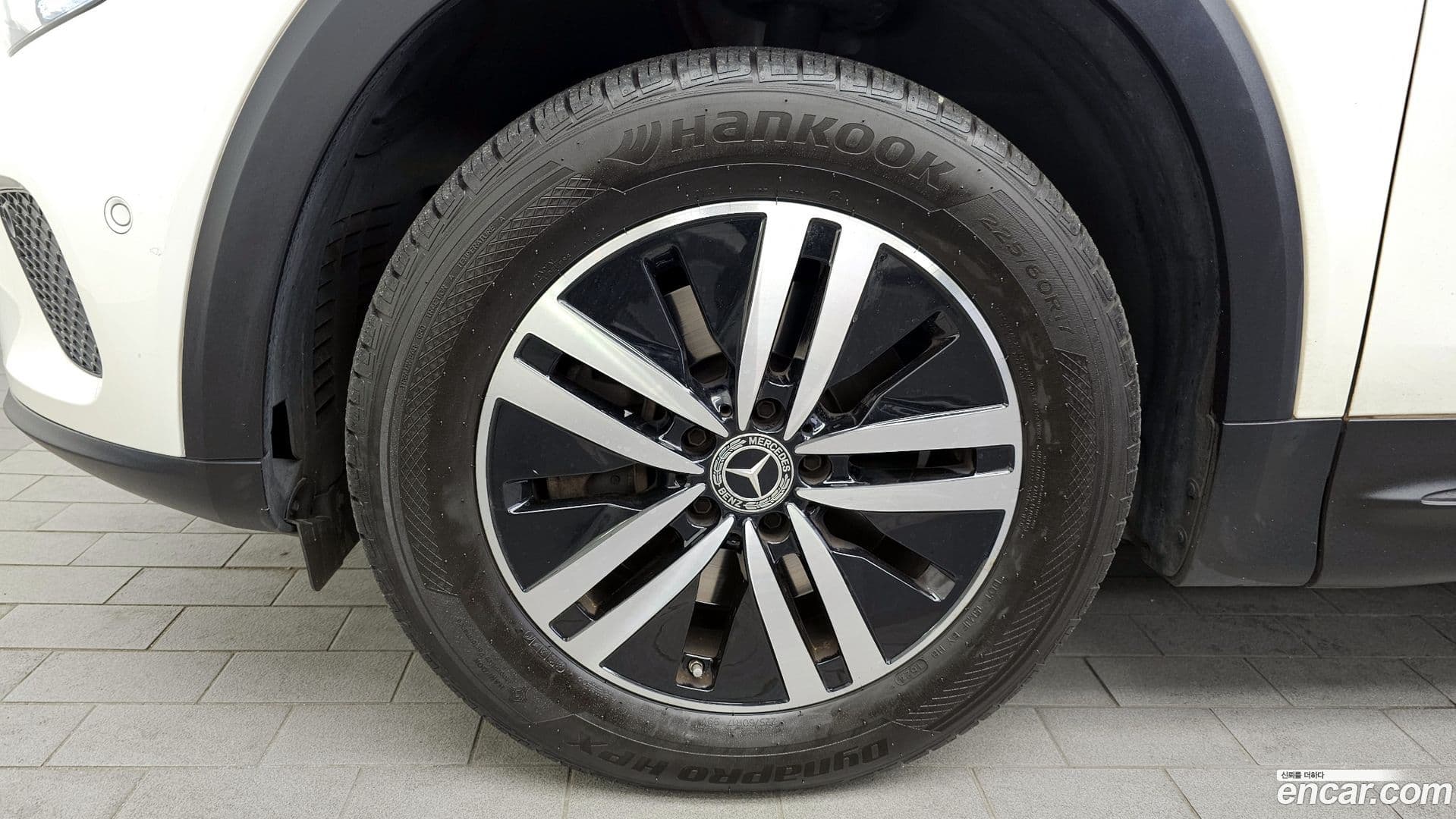 Main__Slider__Photo:GLB-Class Mercedes-Benz 2021.8-4