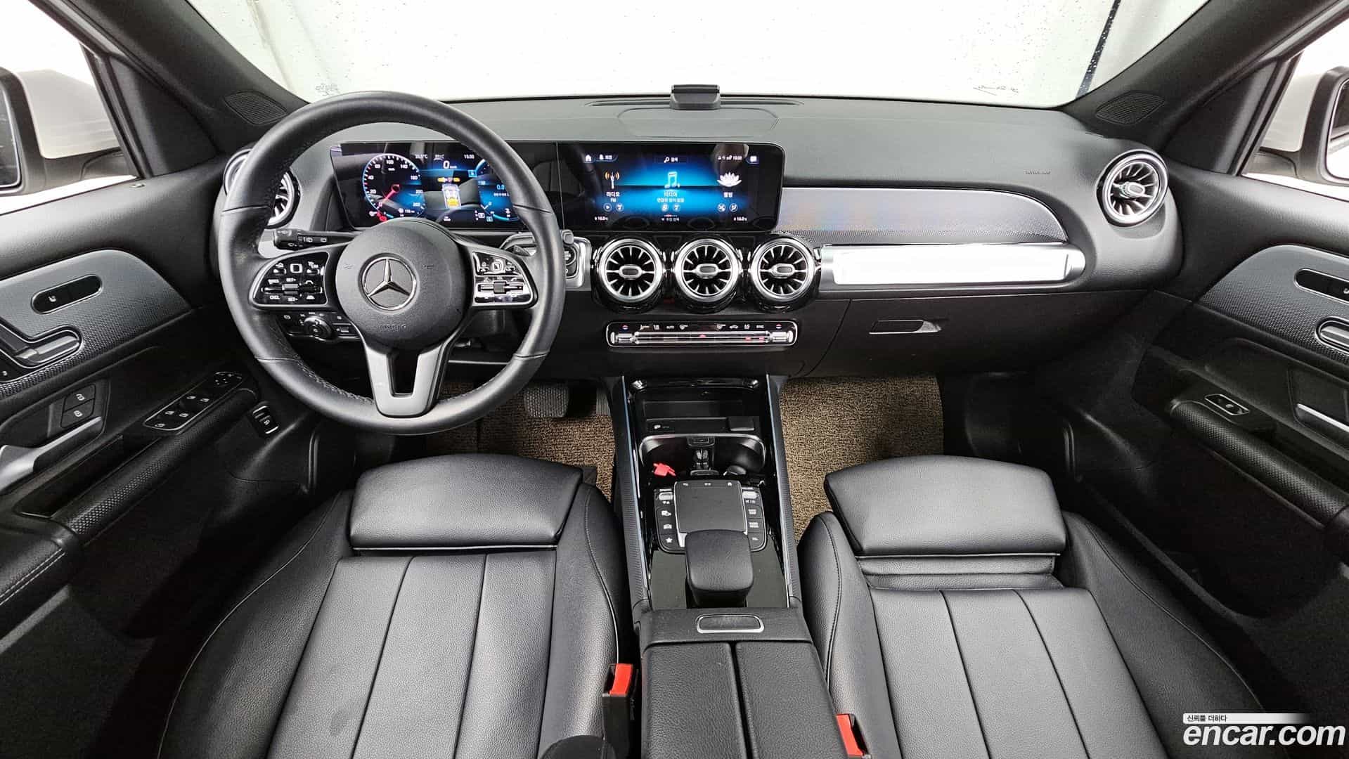 GLB-Class Mercedes-Benz 2021.8-INNER-007